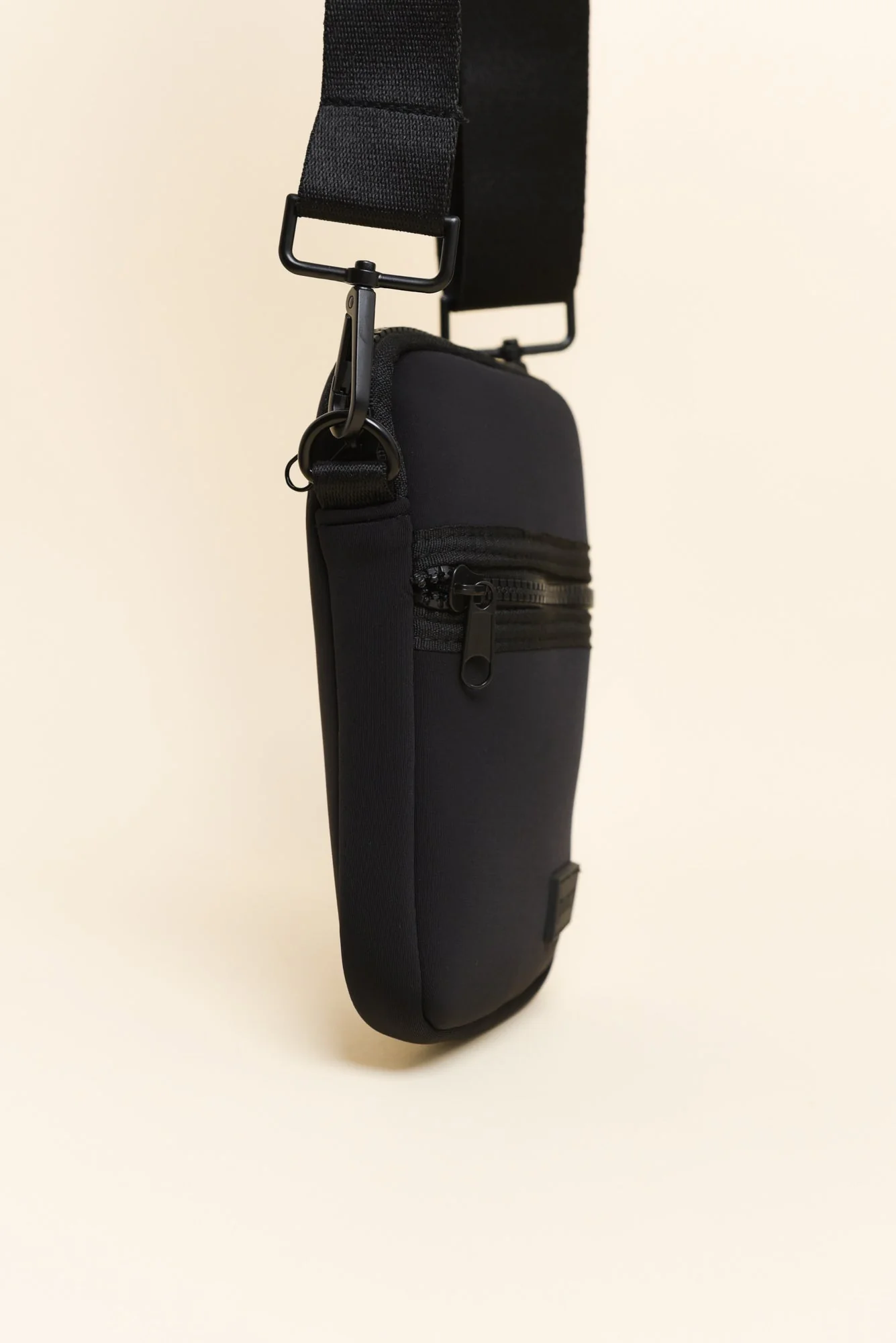 Andie Black Neoprene Phone Bag - Image 2