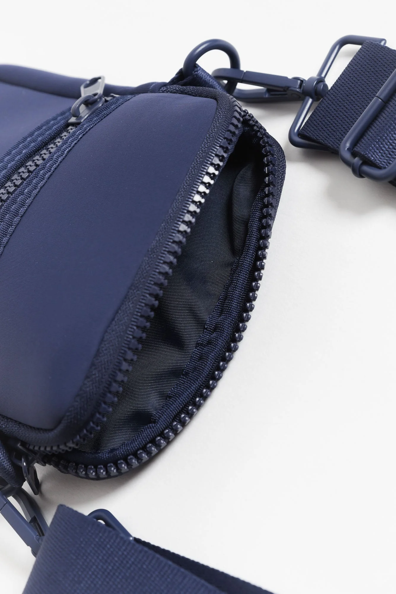 Andie Navy Neoprene Phone Bag - Image 3