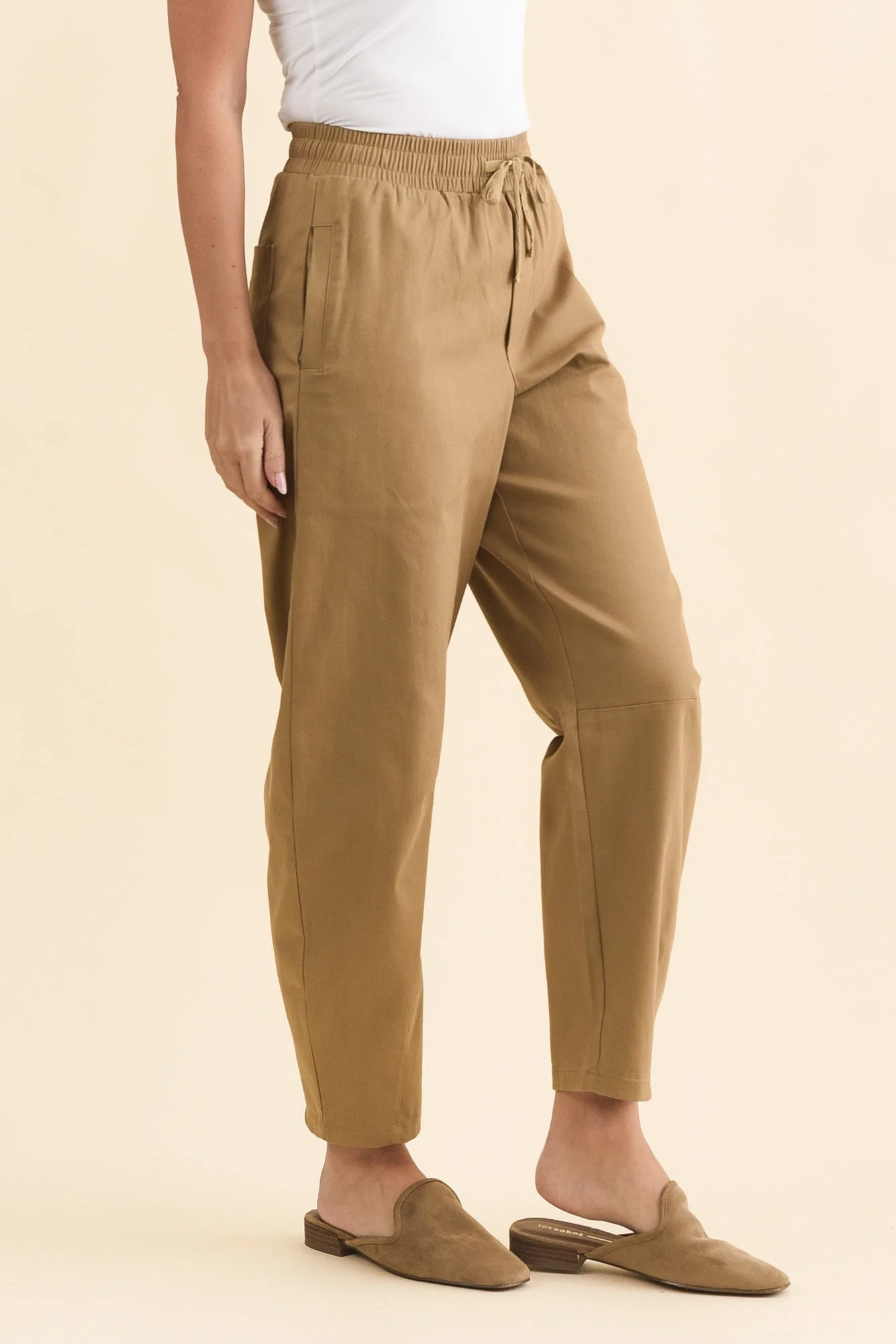 Andy Camel Cotton Barrel Pants - Image 3