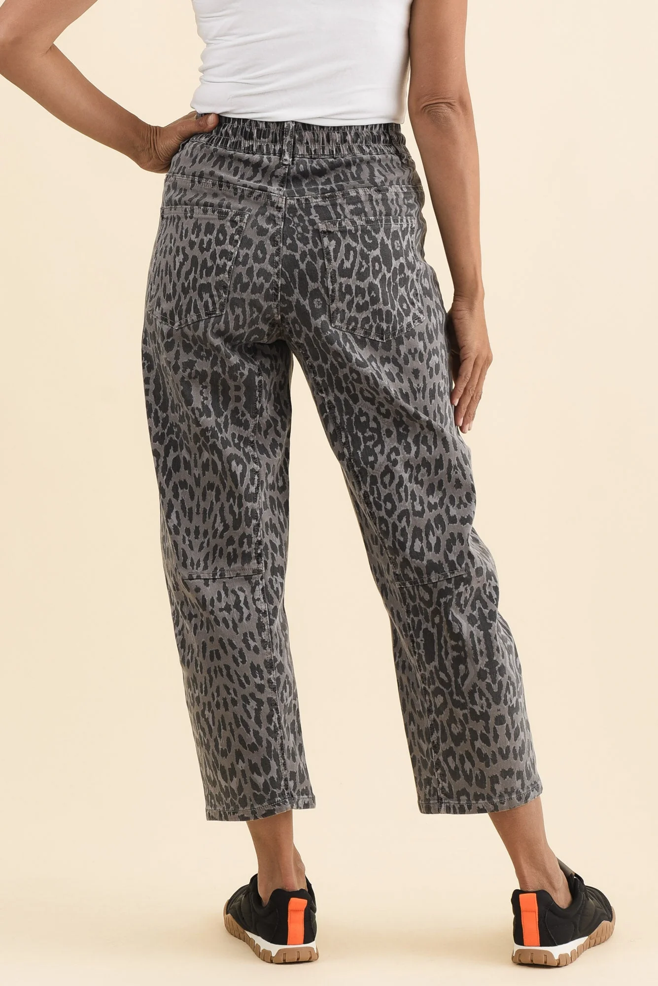 BB Barrel Grey Leopard Jeans - Image 4