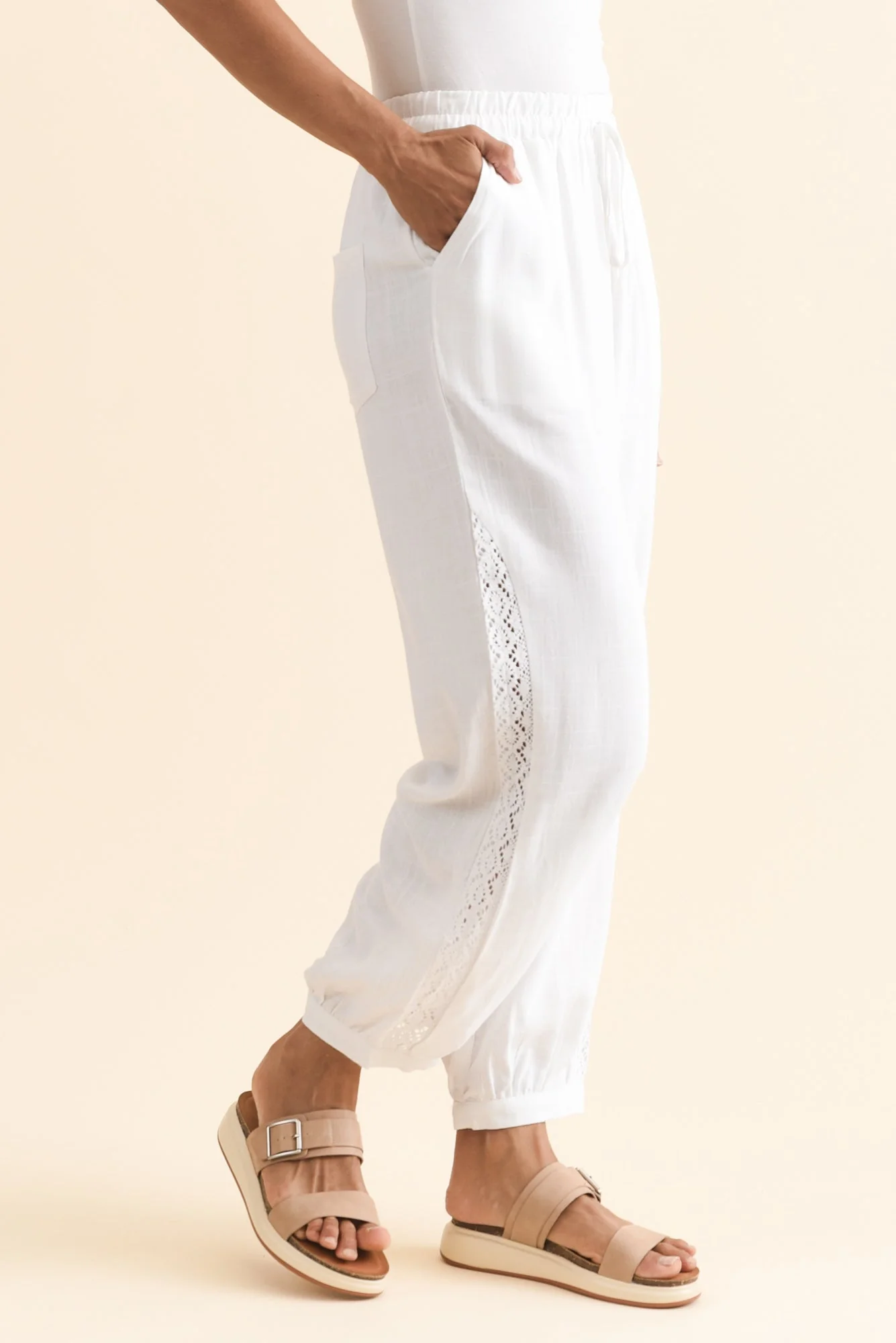 Beretta White Lace Linen Blend Pants - Image 4