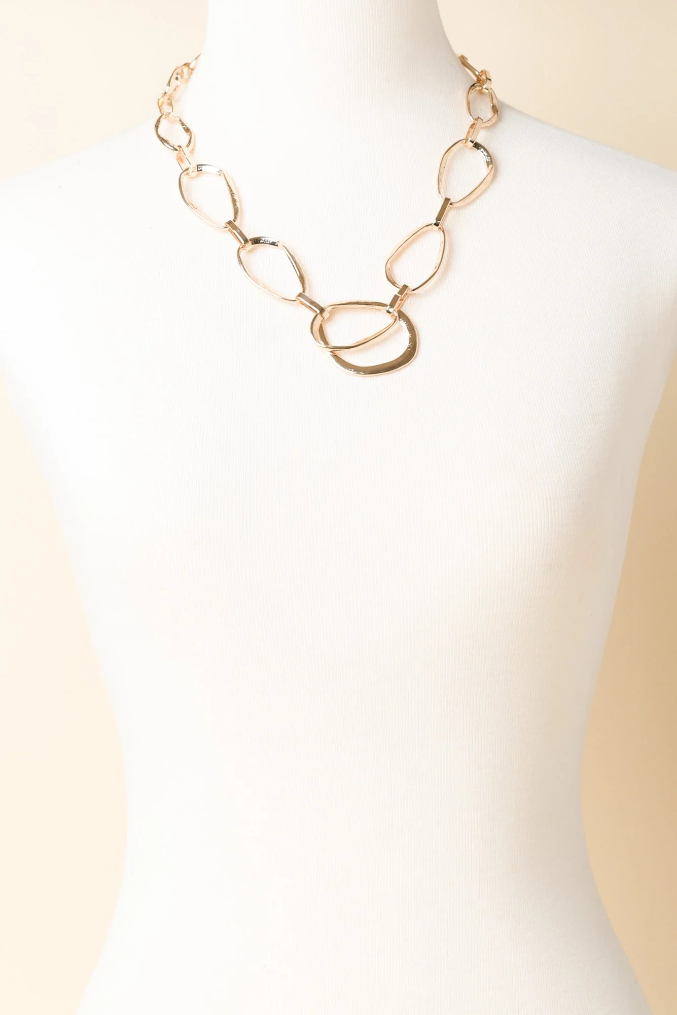 Calissa Gold Oval Link Necklace - Image 2