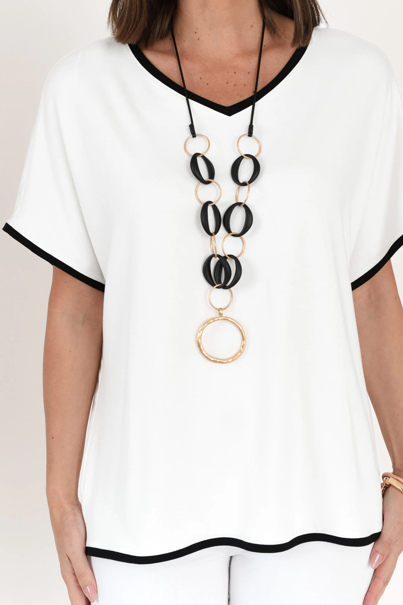 Clara White Contrast Black Trim Tee - Image 5