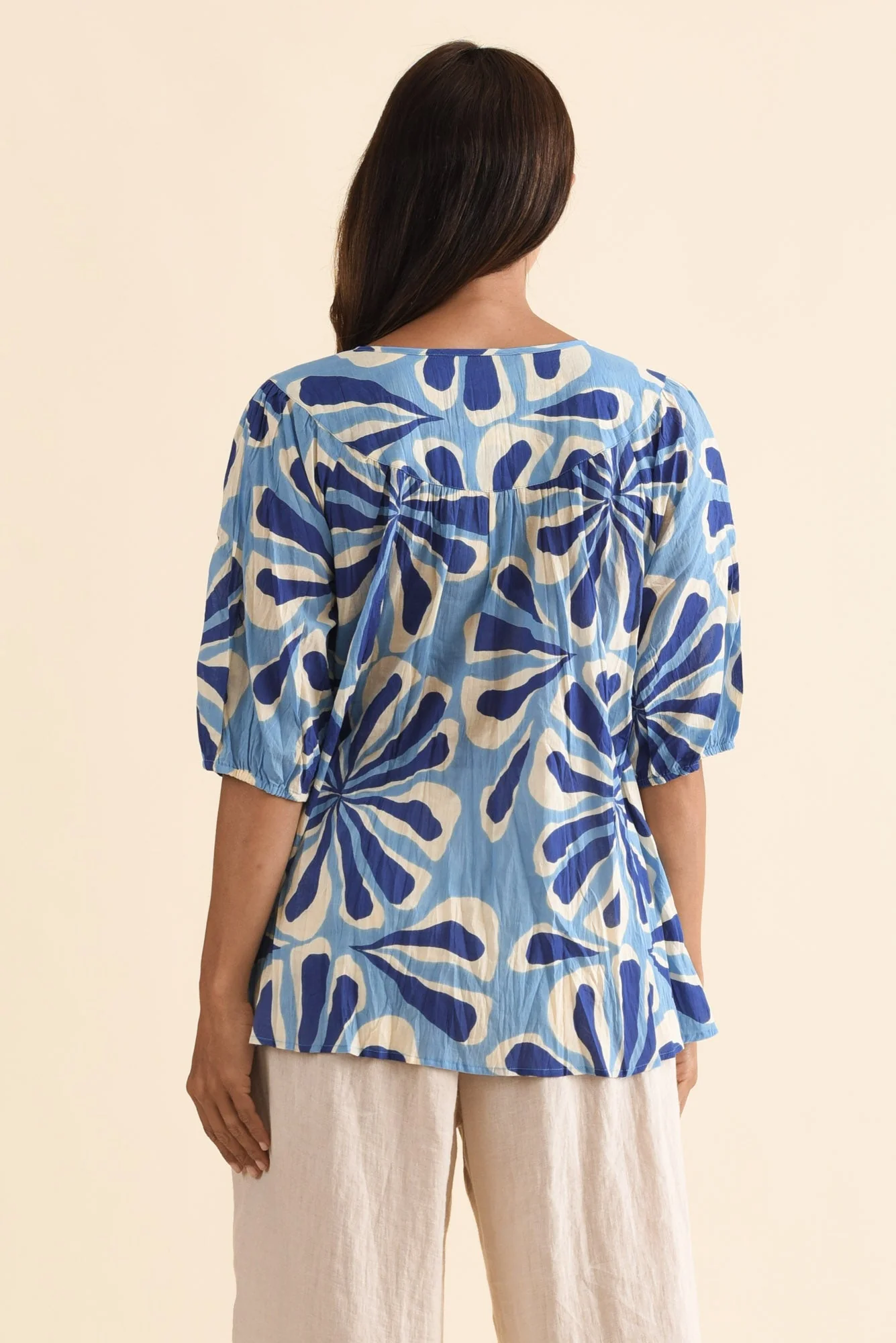 Claris Blue Daisy Crinkle Cotton Top - Image 4