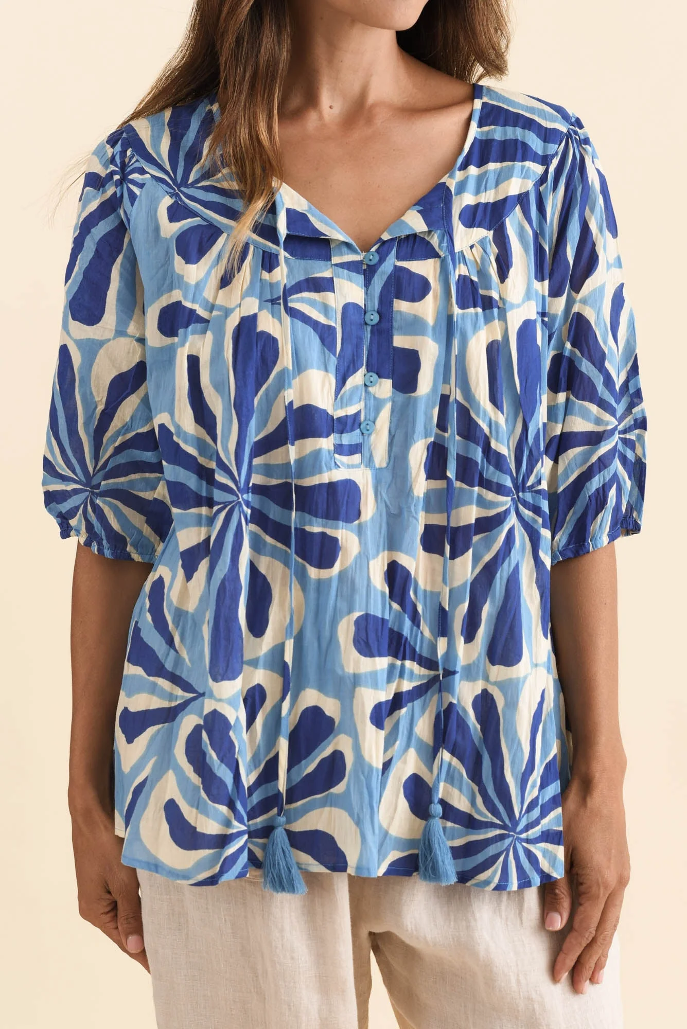 Claris Blue Daisy Crinkle Cotton Top - Image 5