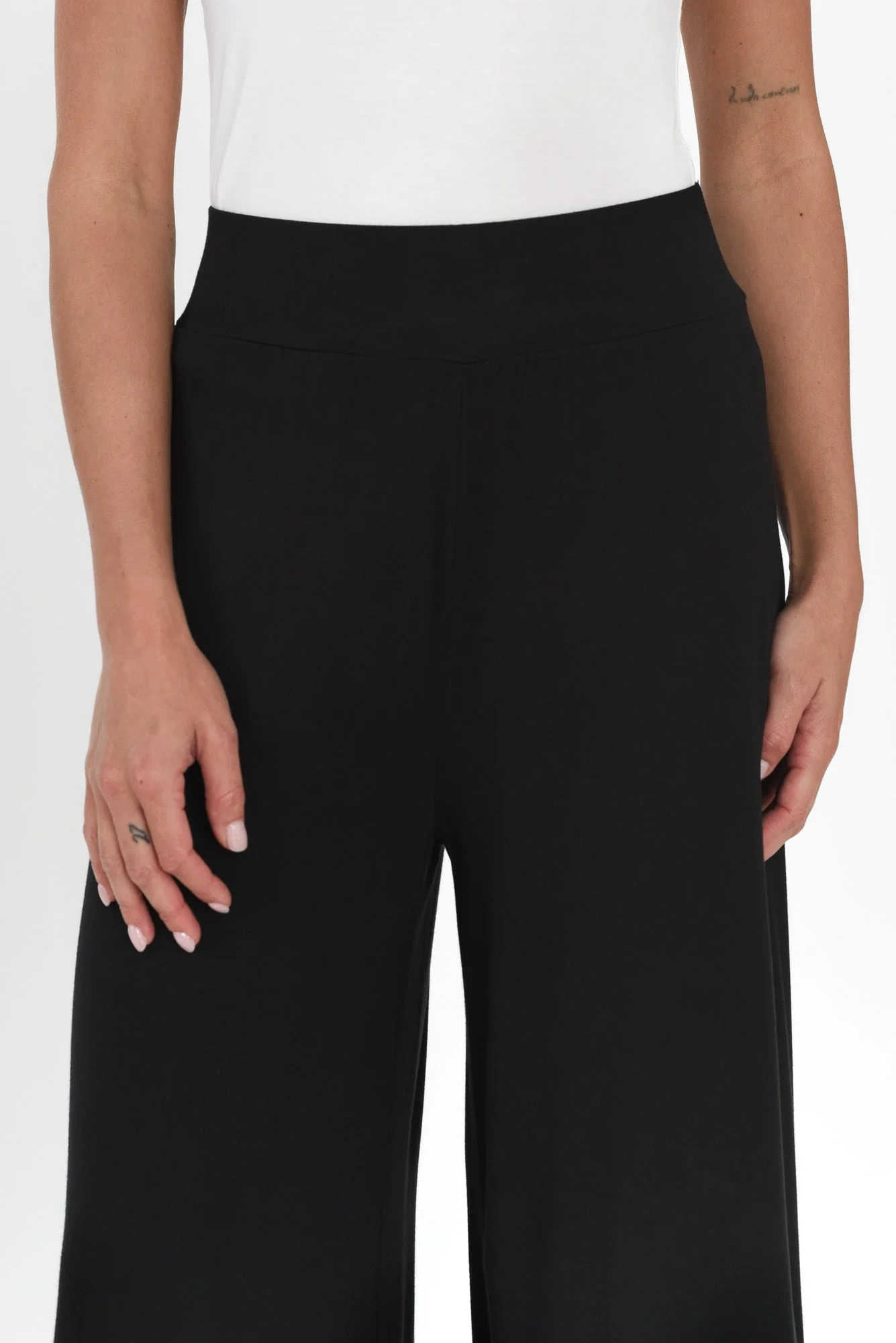 Crystal Black Cropped Pants - Image 3