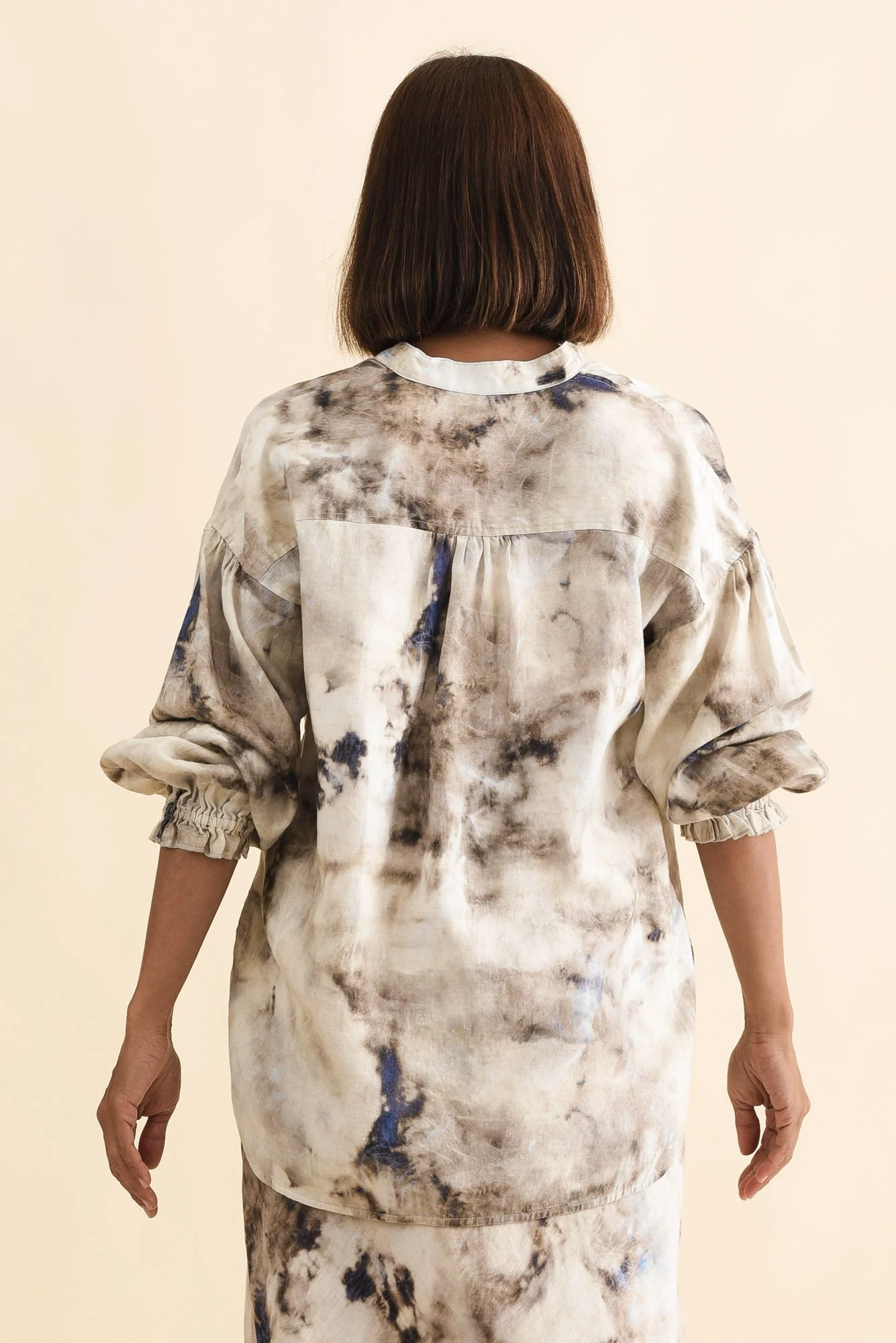 Curio Taupe Abstract Linen Blouse - Image 4