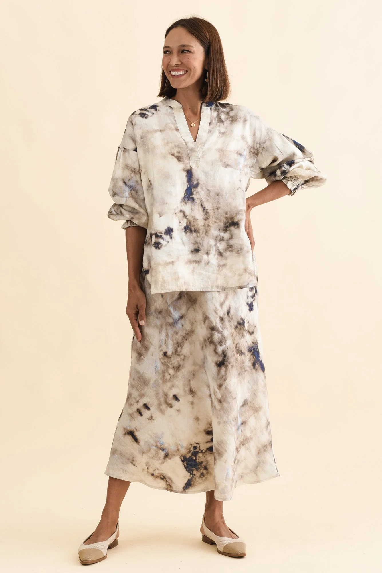 Curio Taupe Abstract Linen Blouse - Image 6