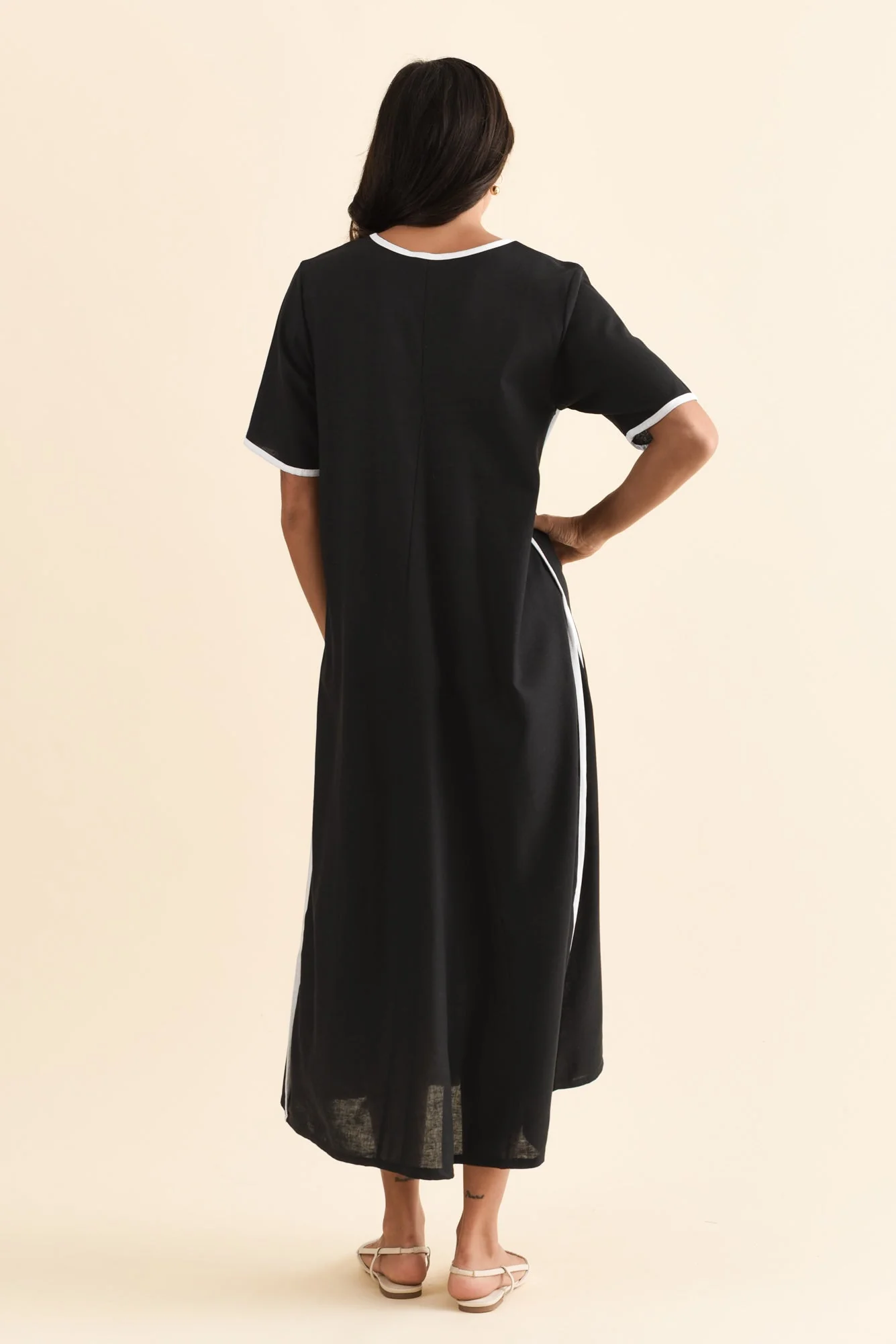 Dorcas Black Contrast V Neck Dress - Image 4