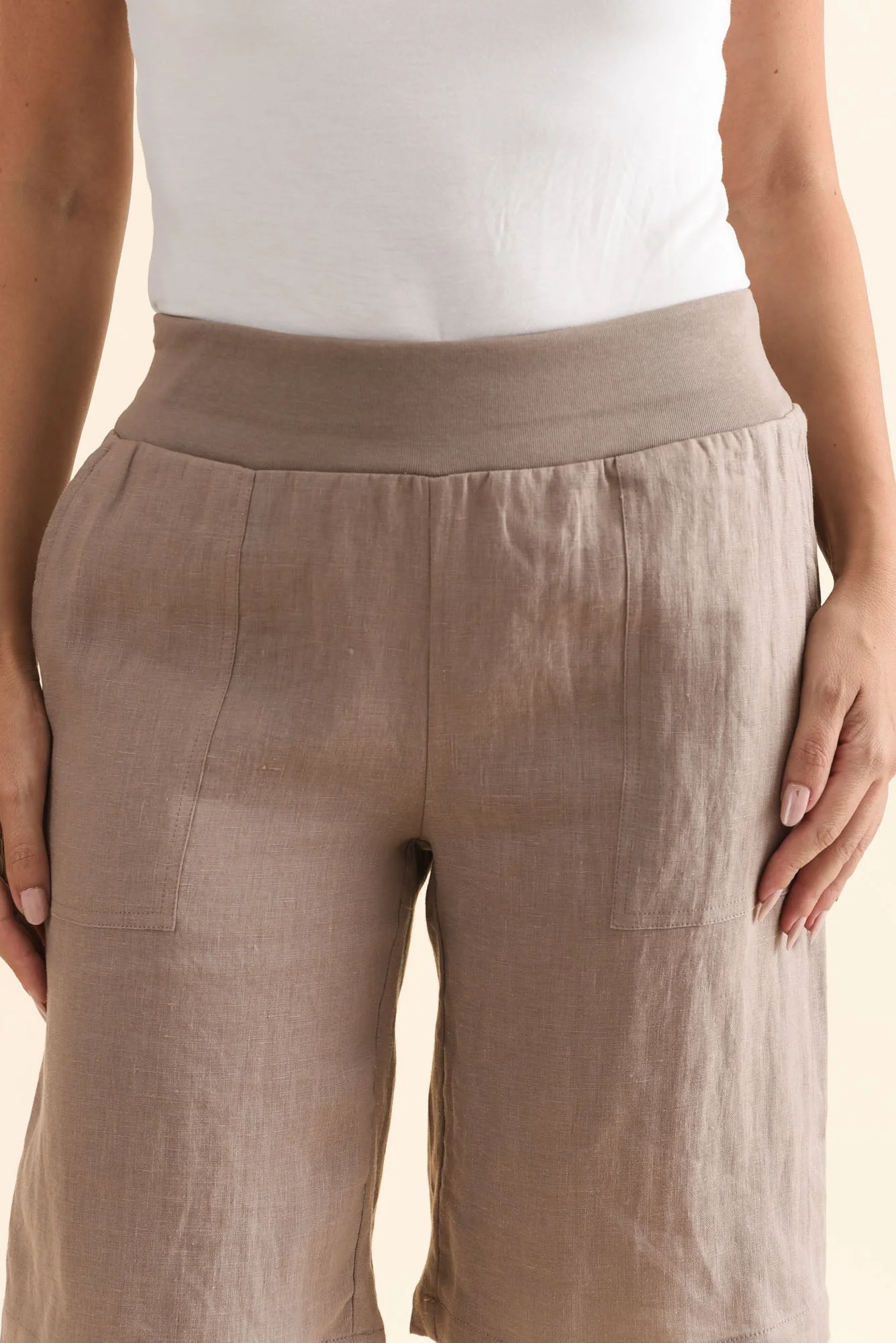 Elka Mocha Linen Relaxed Shorts - Image 5