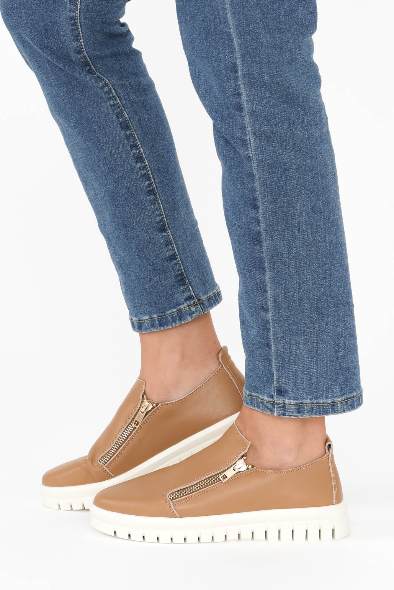 Enjoy Camel Leather Zip Sneaker - Image 5