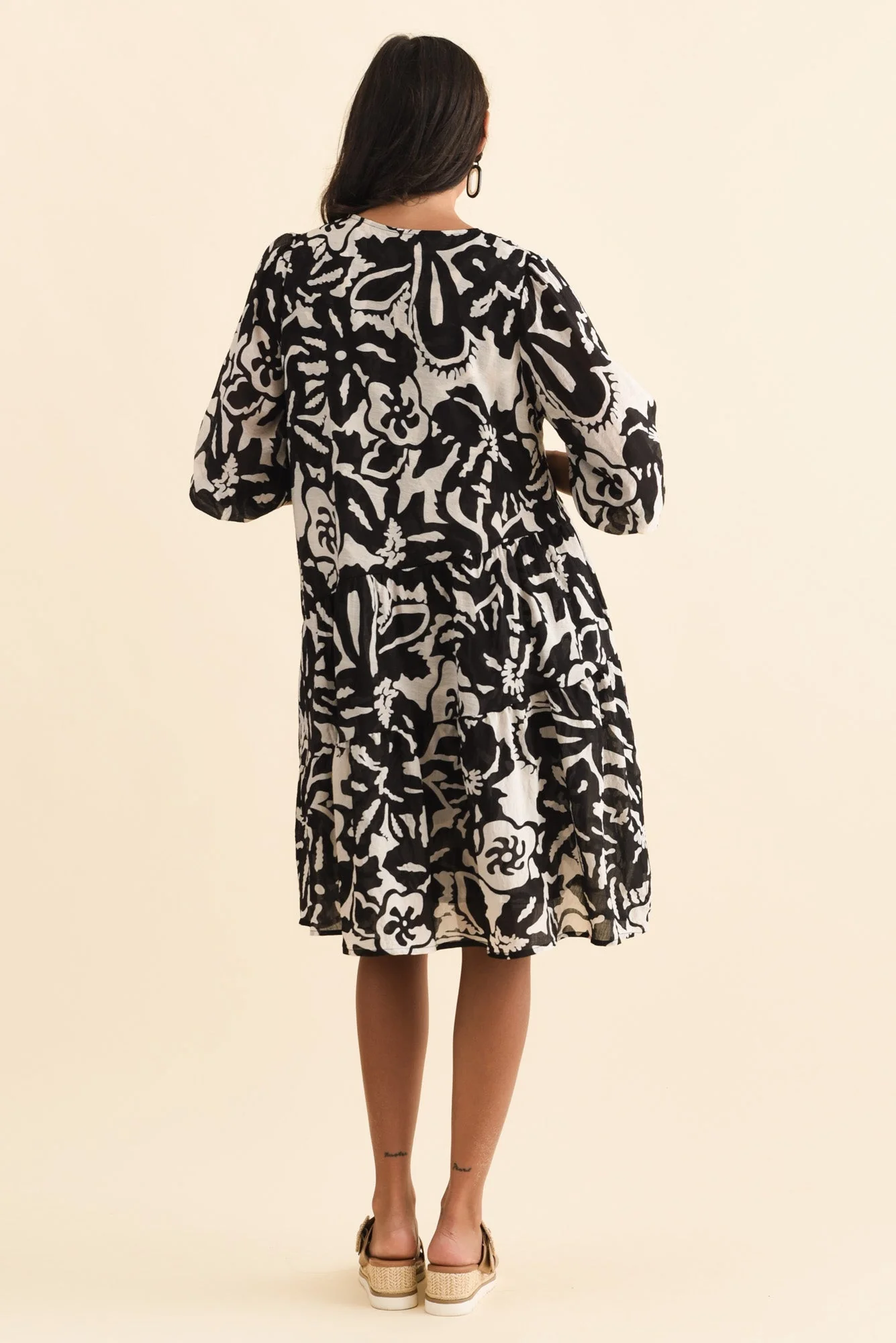 Esta Black Tropical Sleeved Dress - Image 5