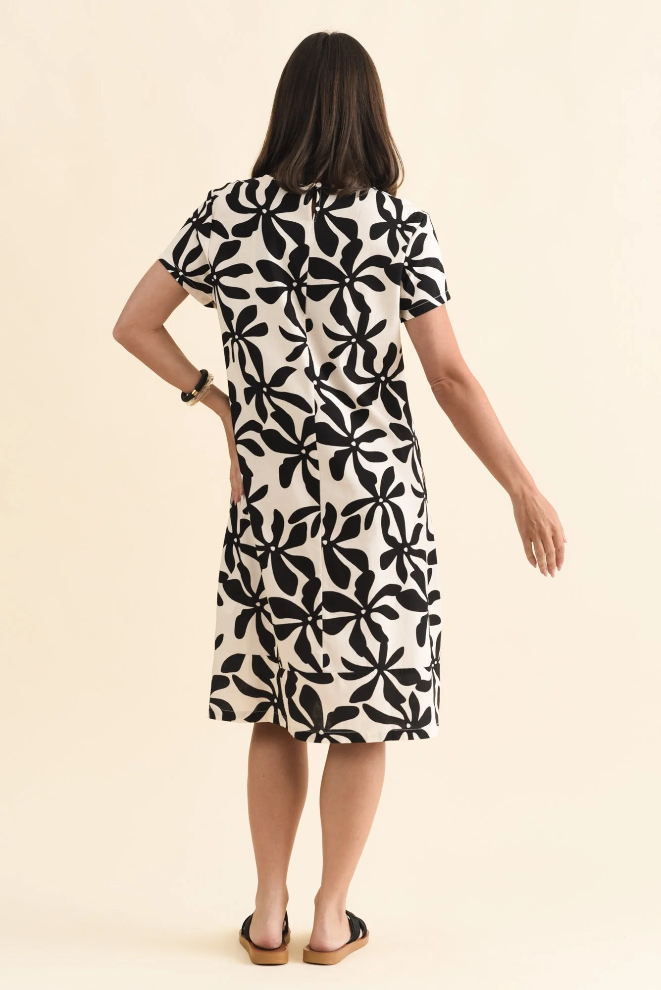Etty Black Abstract Cotton Blend Tee Dress - Image 4