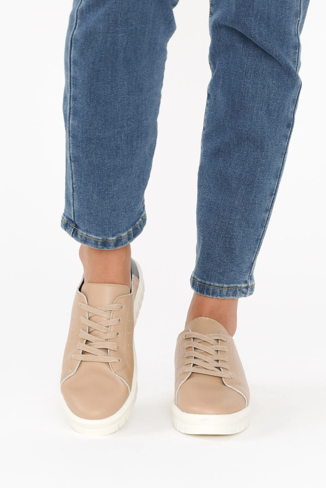 Exit Beige Leather Sneaker - Image 8