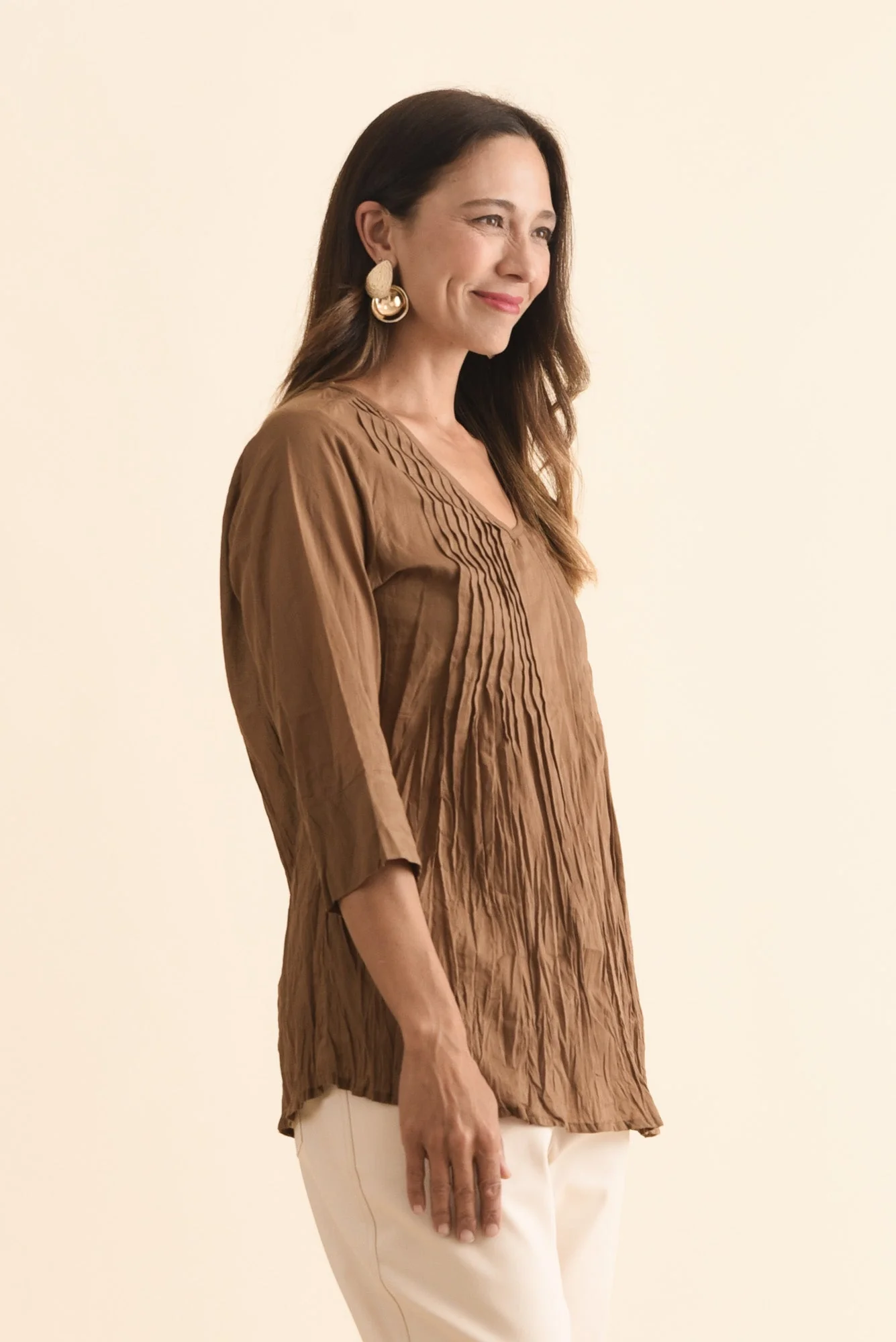 Fia Mocha Sleeved Crinkle Cotton Top - Image 3
