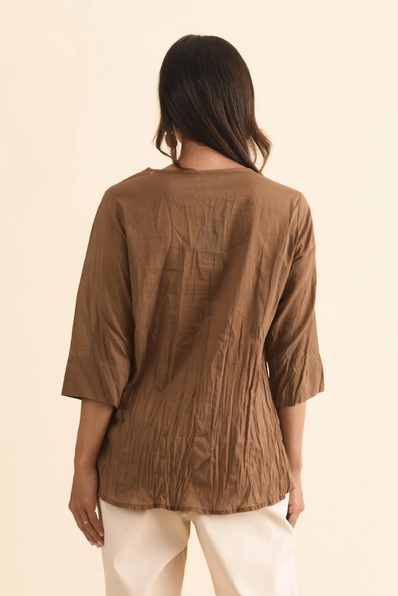 Fia Mocha Sleeved Crinkle Cotton Top - Image 4
