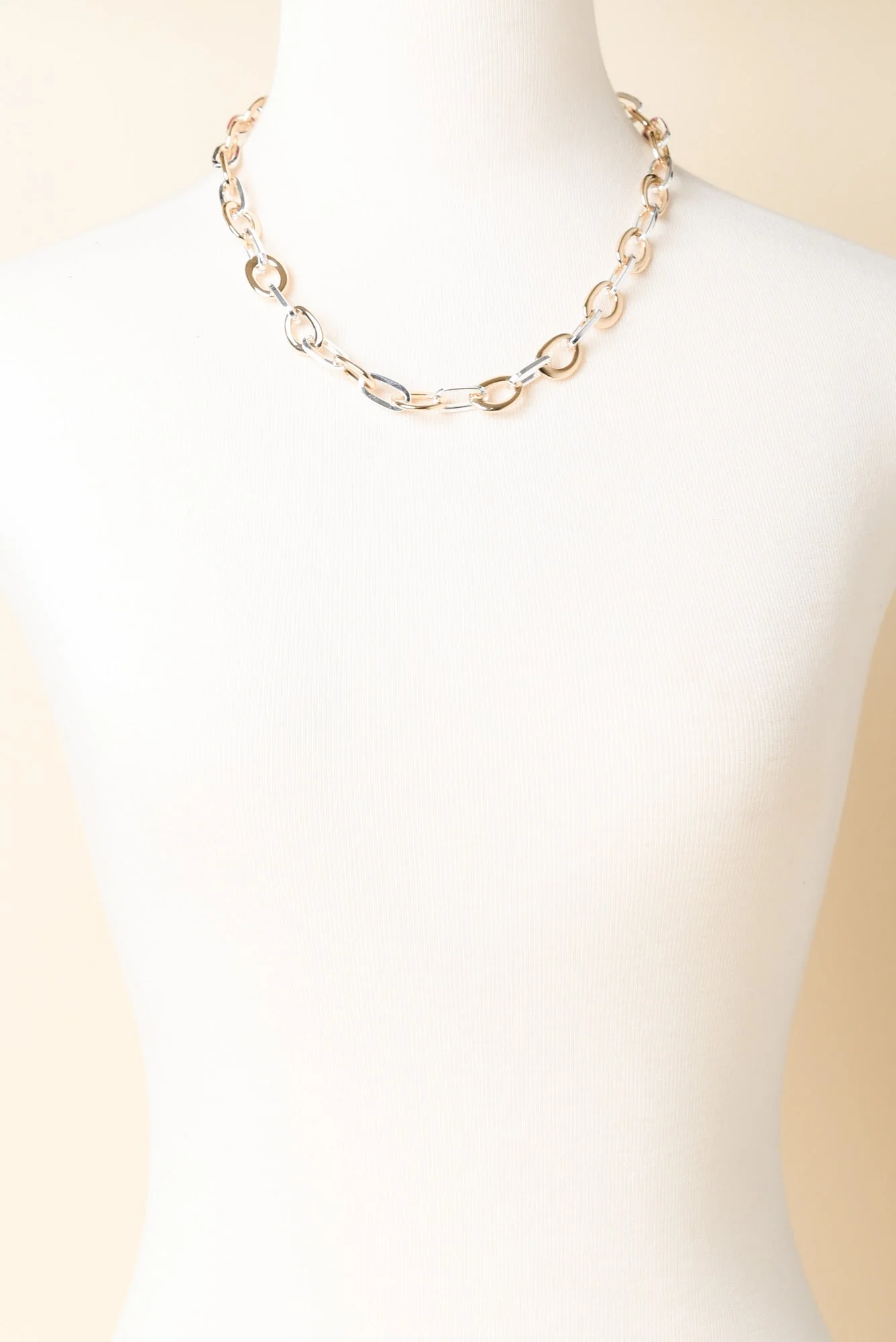 Givari Two Tone Chain Necklace - Image 2