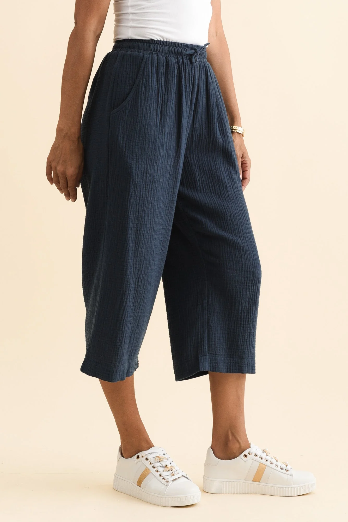 Harvey Navy Cotton Cheesecloth Cropped Pants - Image 3