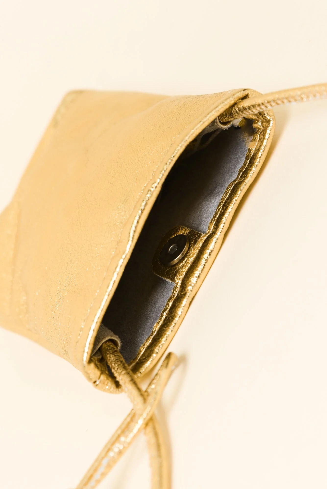 Jimmy Gold Crossbody Bag - Image 3