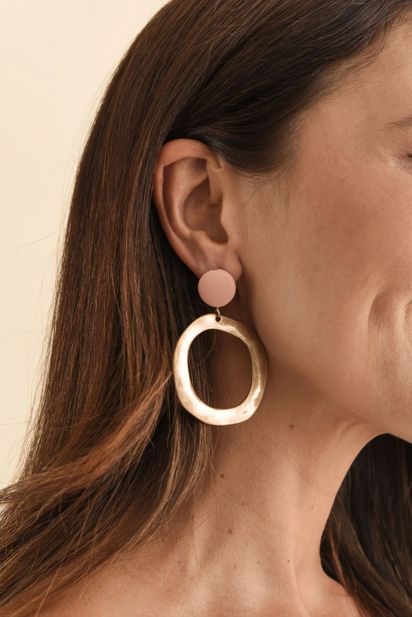 Lada Gold Circle Drop Earrings - Image 2