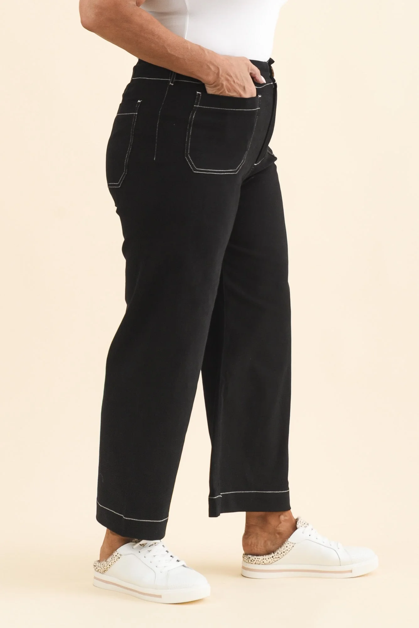 Lenon Black Denim Cropped Jeans - Image 3
