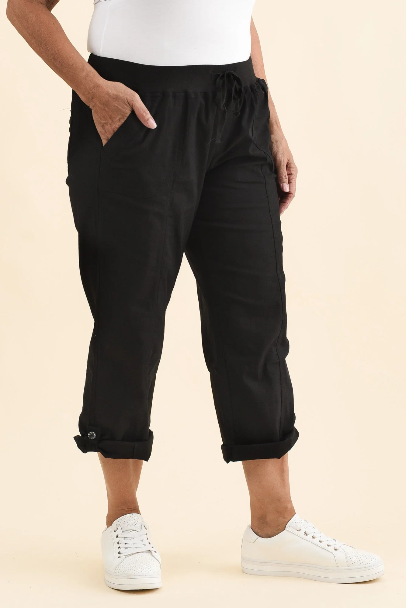 Lindsay Black 7/8 Cargo Pants - Image 10
