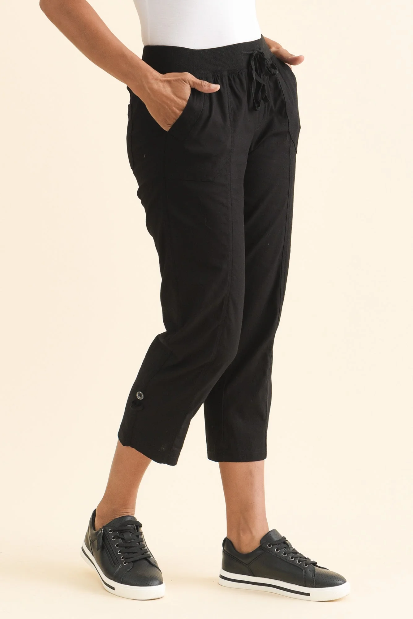 Lindsay Black 7/8 Cargo Pants - Image 3