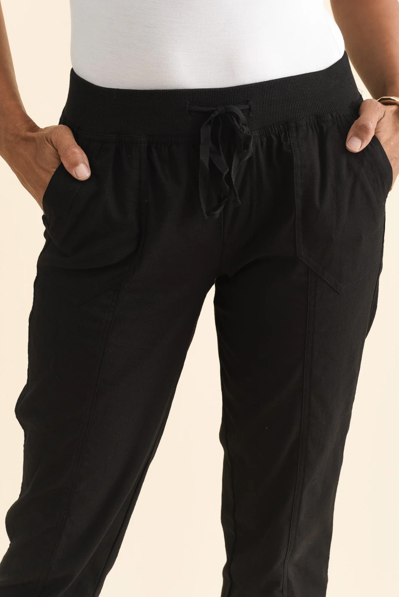 Lindsay Black 7/8 Cargo Pants - Image 4