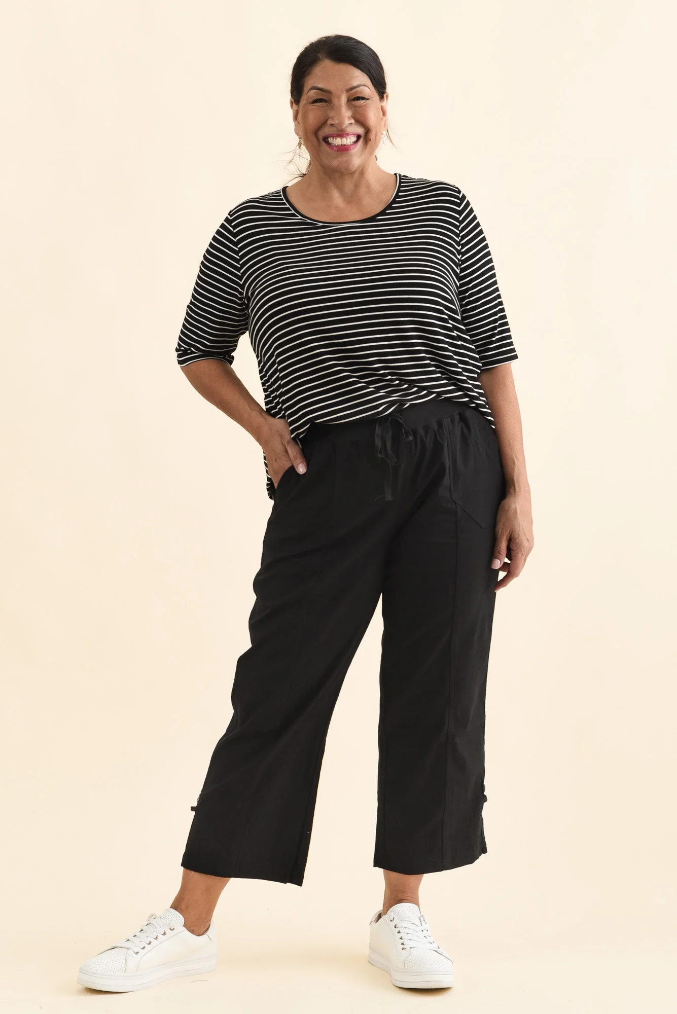 Lindsay Black 7/8 Cargo Pants - Image 9