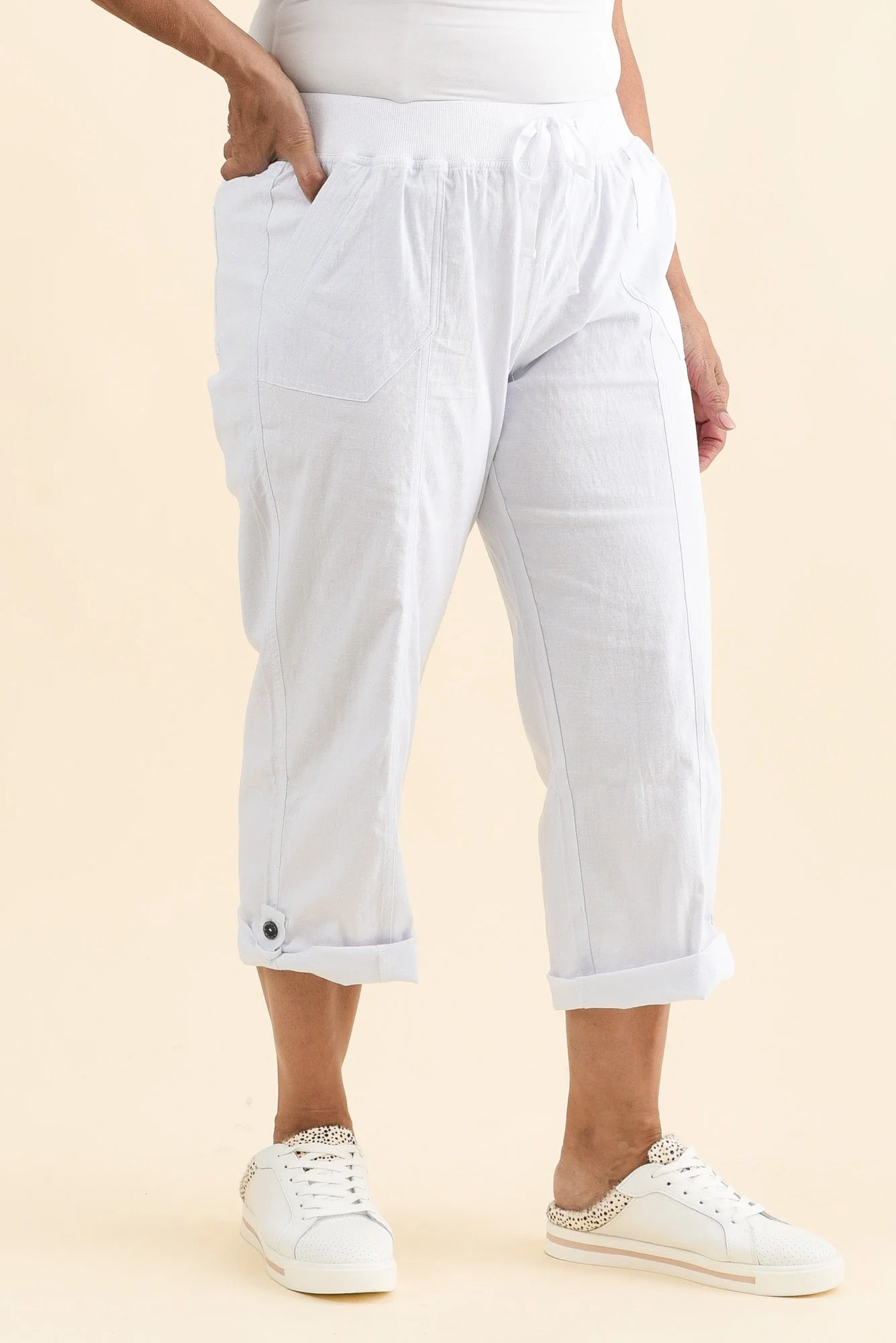 Lindsay White 7/8 Cargo Pants - Image 10