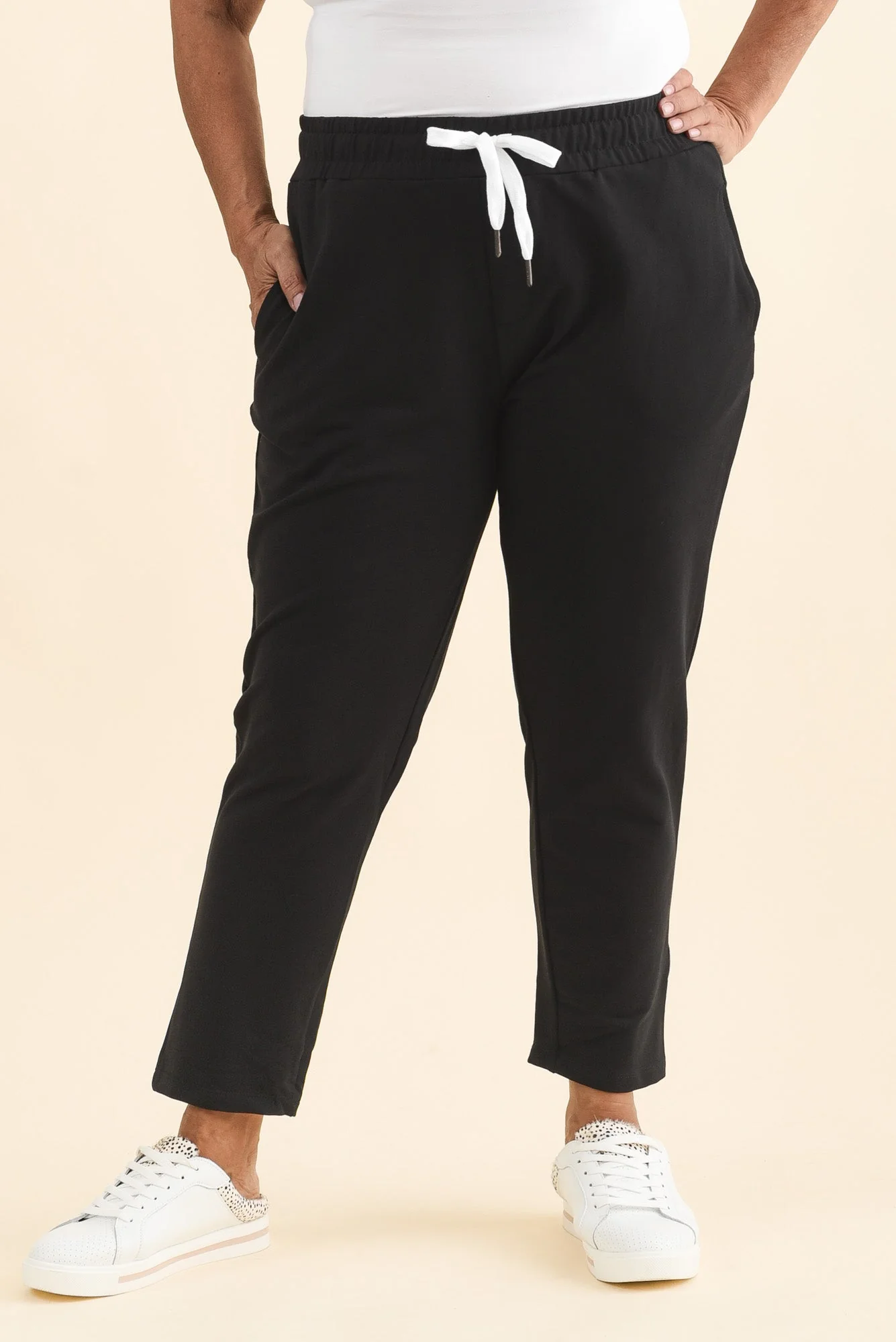 Lobby Black Cotton Relaxed Sweatpants - Image 7
