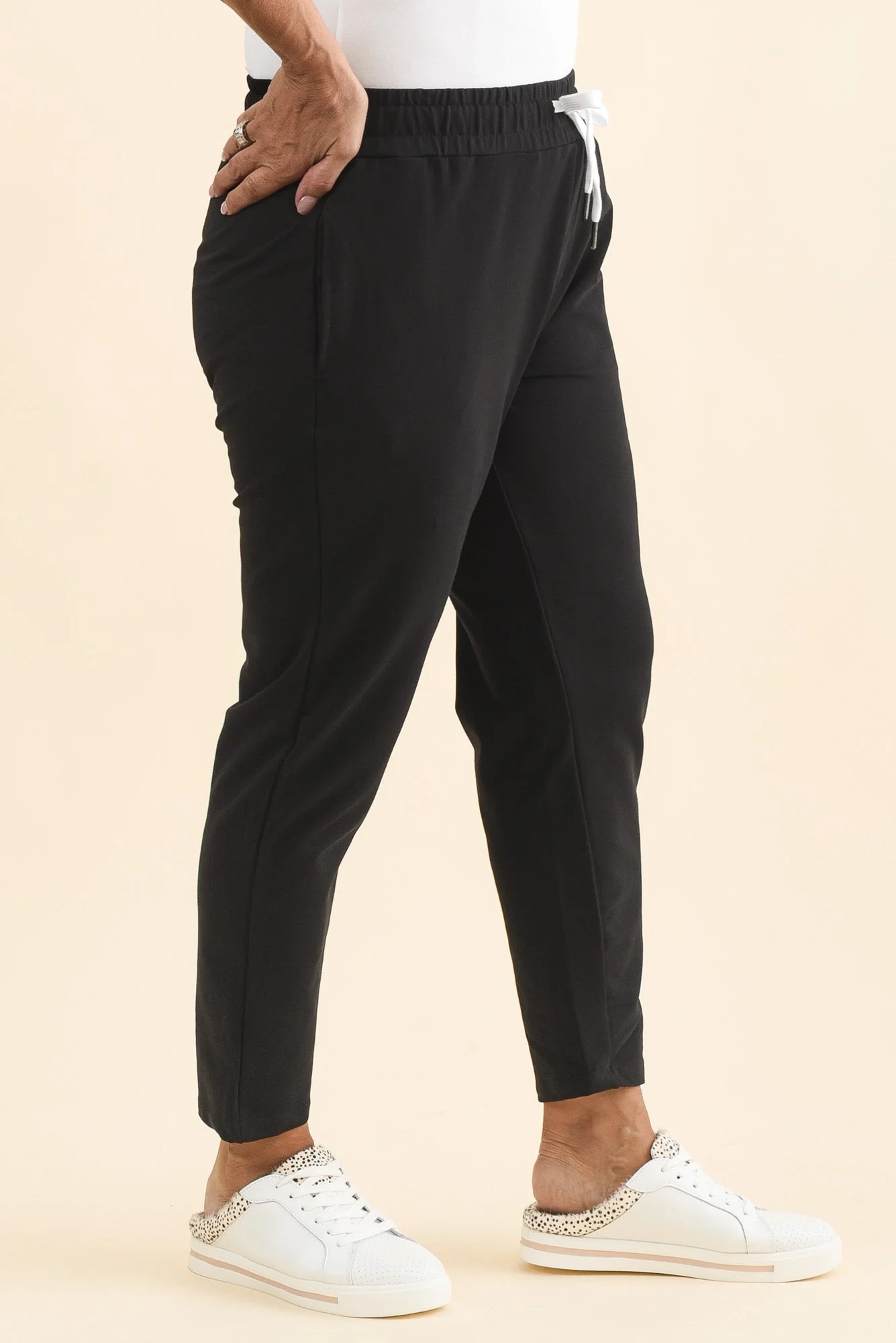 Lobby Black Cotton Relaxed Sweatpants - Image 9