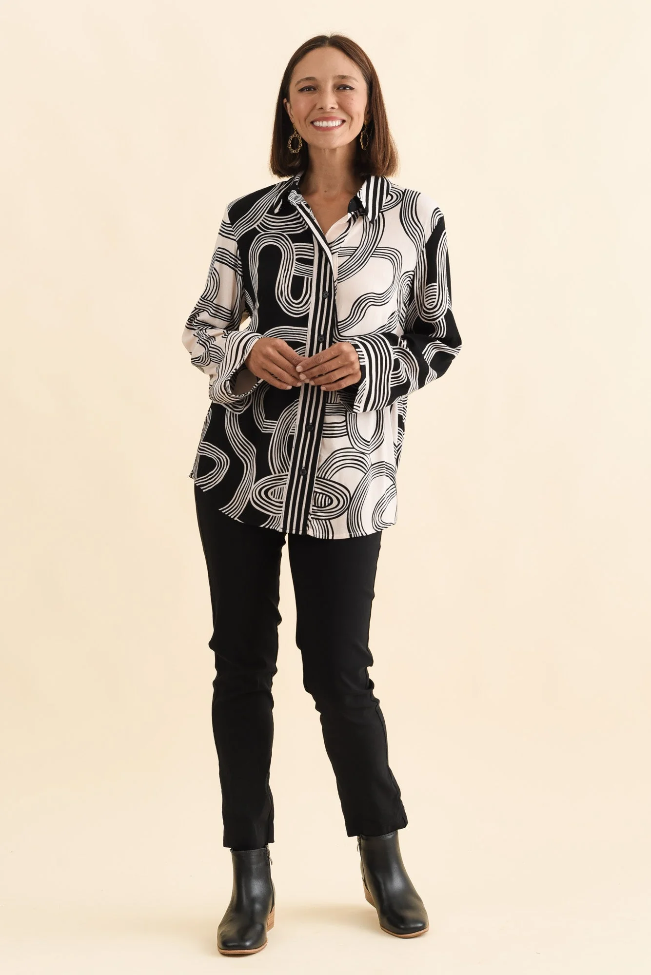 Lucy Black Contrast Collared Shirt - Image 2