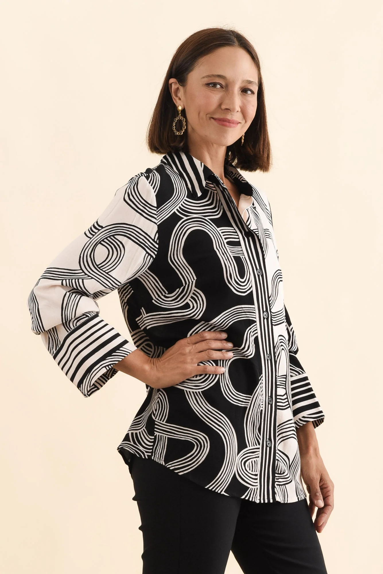 Lucy Black Contrast Collared Shirt - Image 3