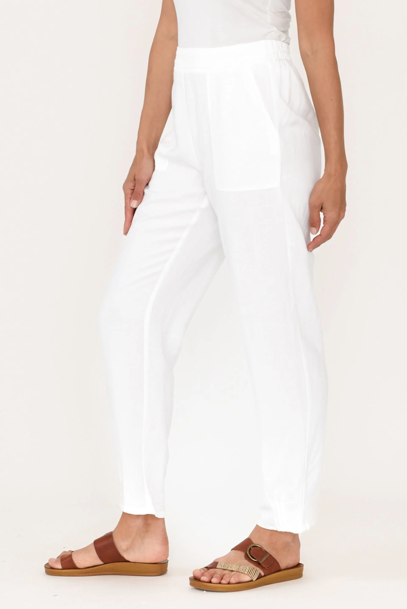 Manon White Cropped Pants - Image 3