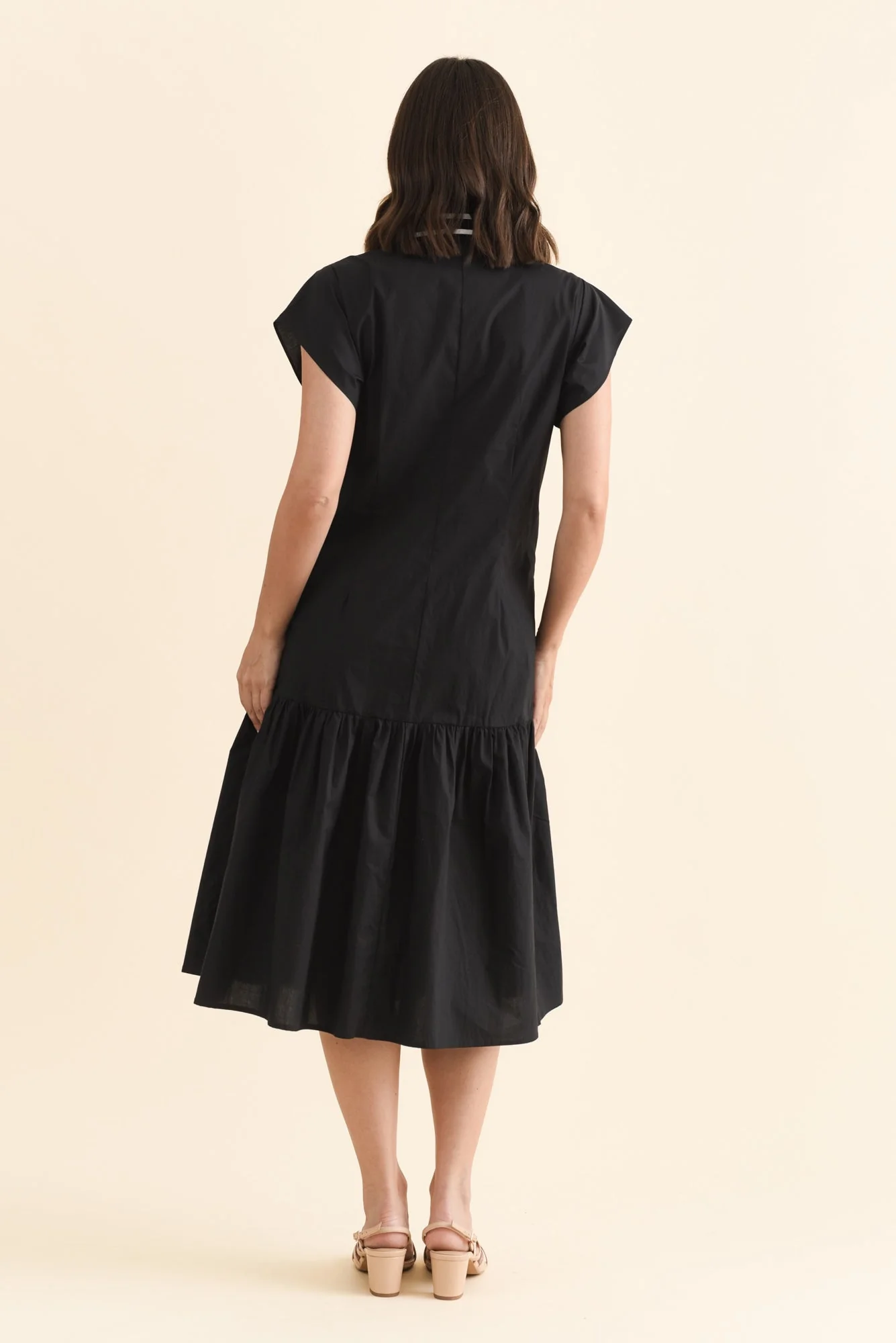 Mari Black Contrast Cotton Tie Dress - Image 4