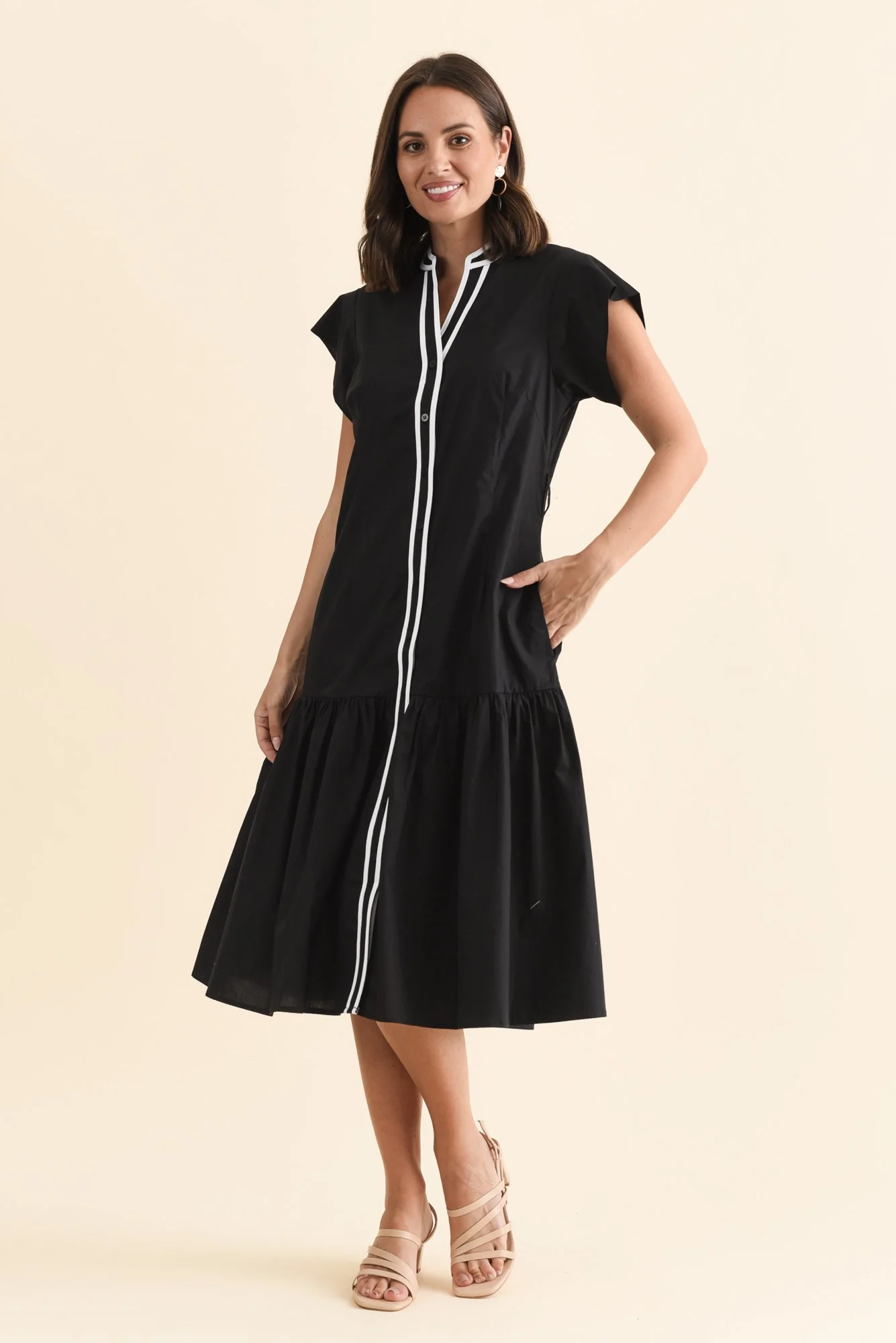 Mari Black Contrast Cotton Tie Dress - Image 6
