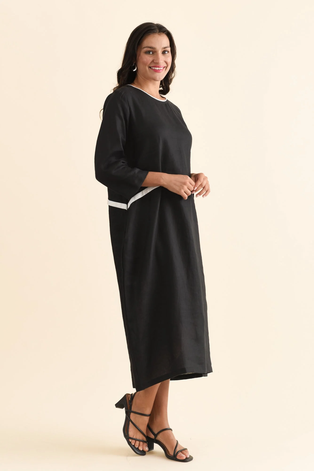 Mariam Black Contrast Linen Dress - Image 4