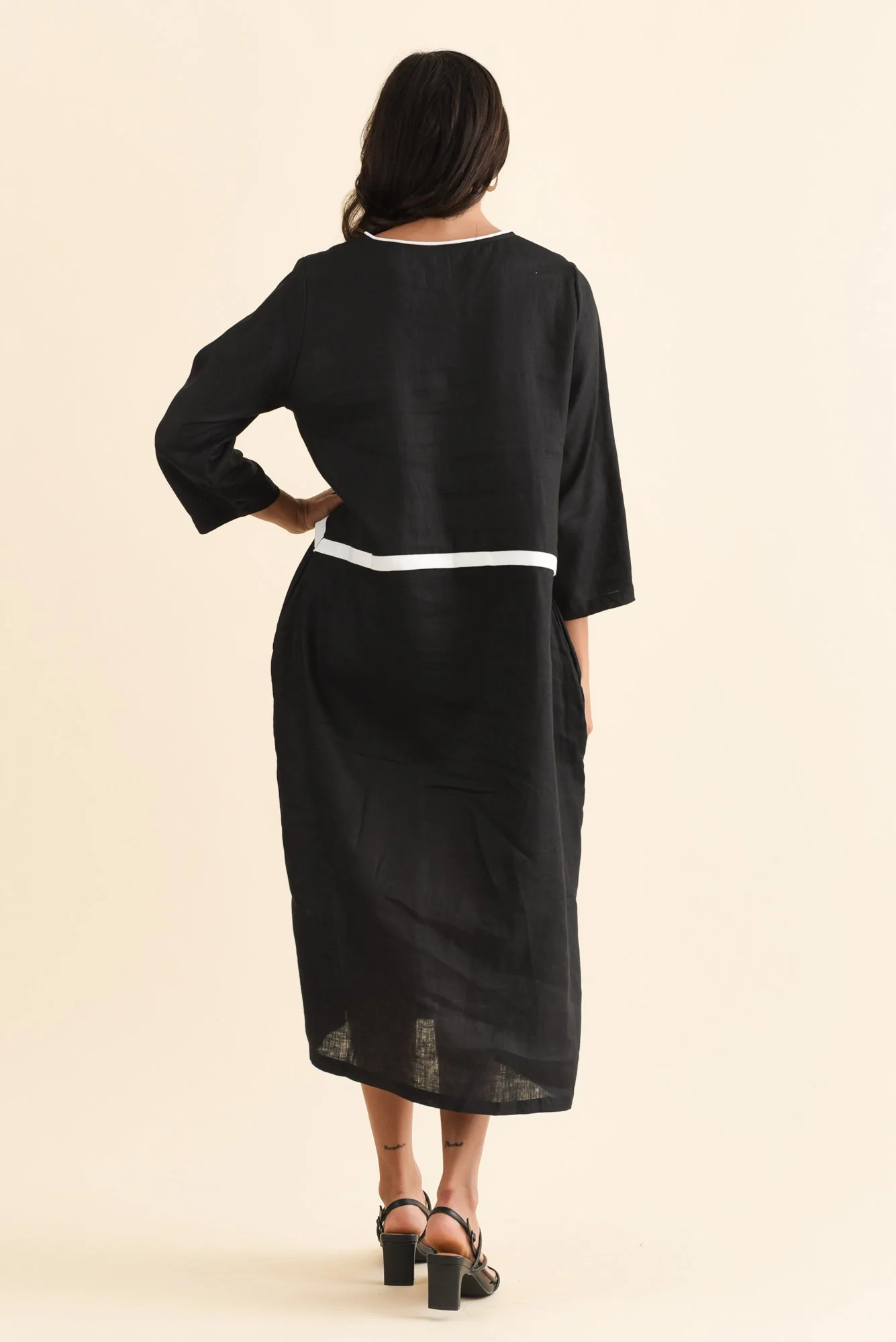 Mariam Black Contrast Linen Dress - Image 5