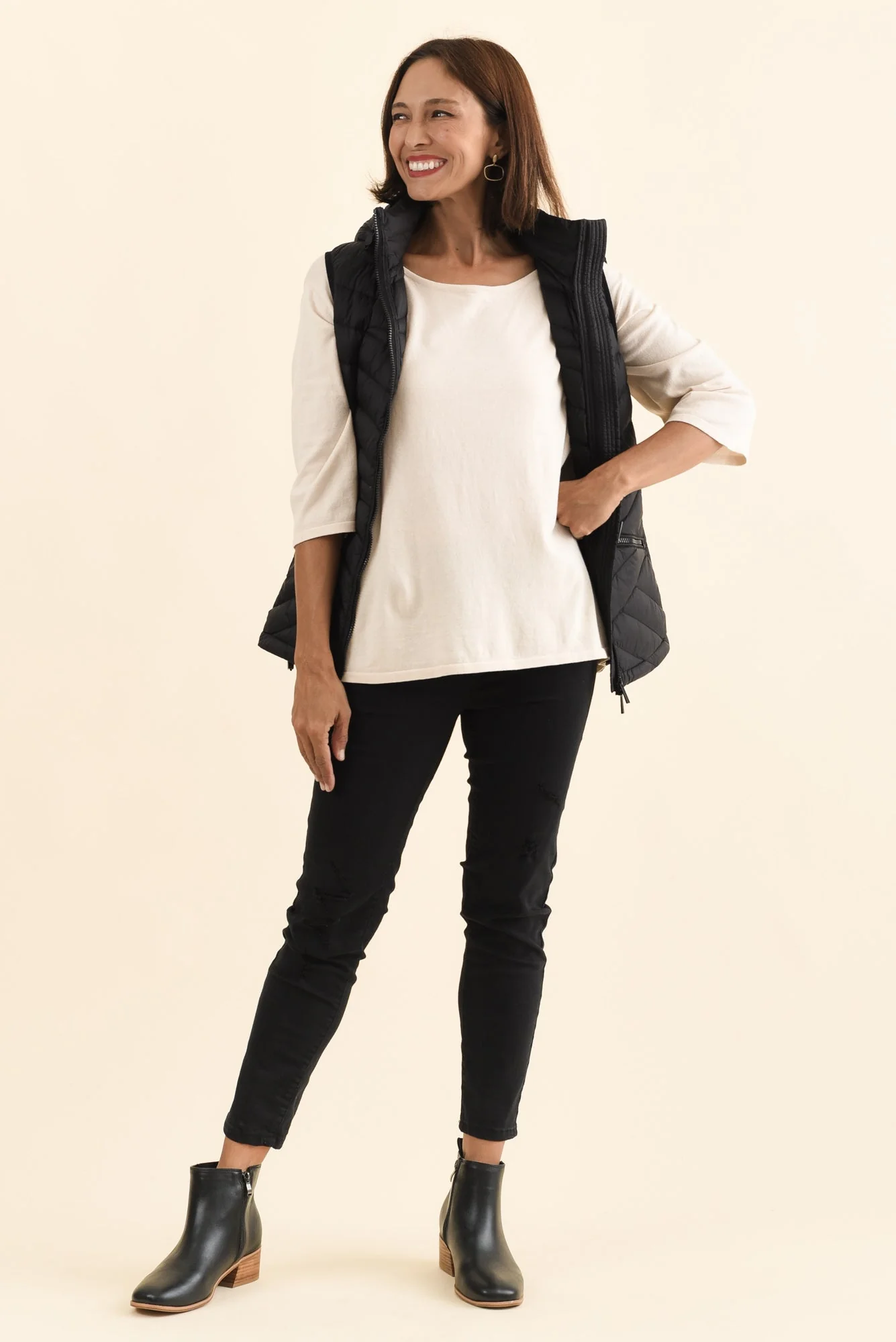 Maryclaire Black Down Puffer Vest - Image 7