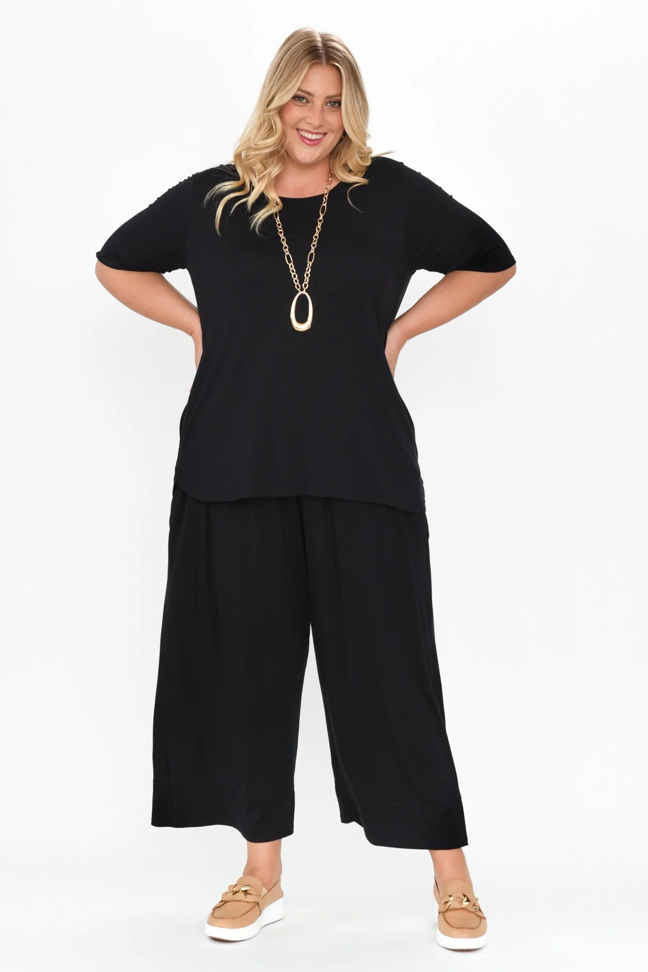 Maya Black Half Sleeve Tee - Image 9