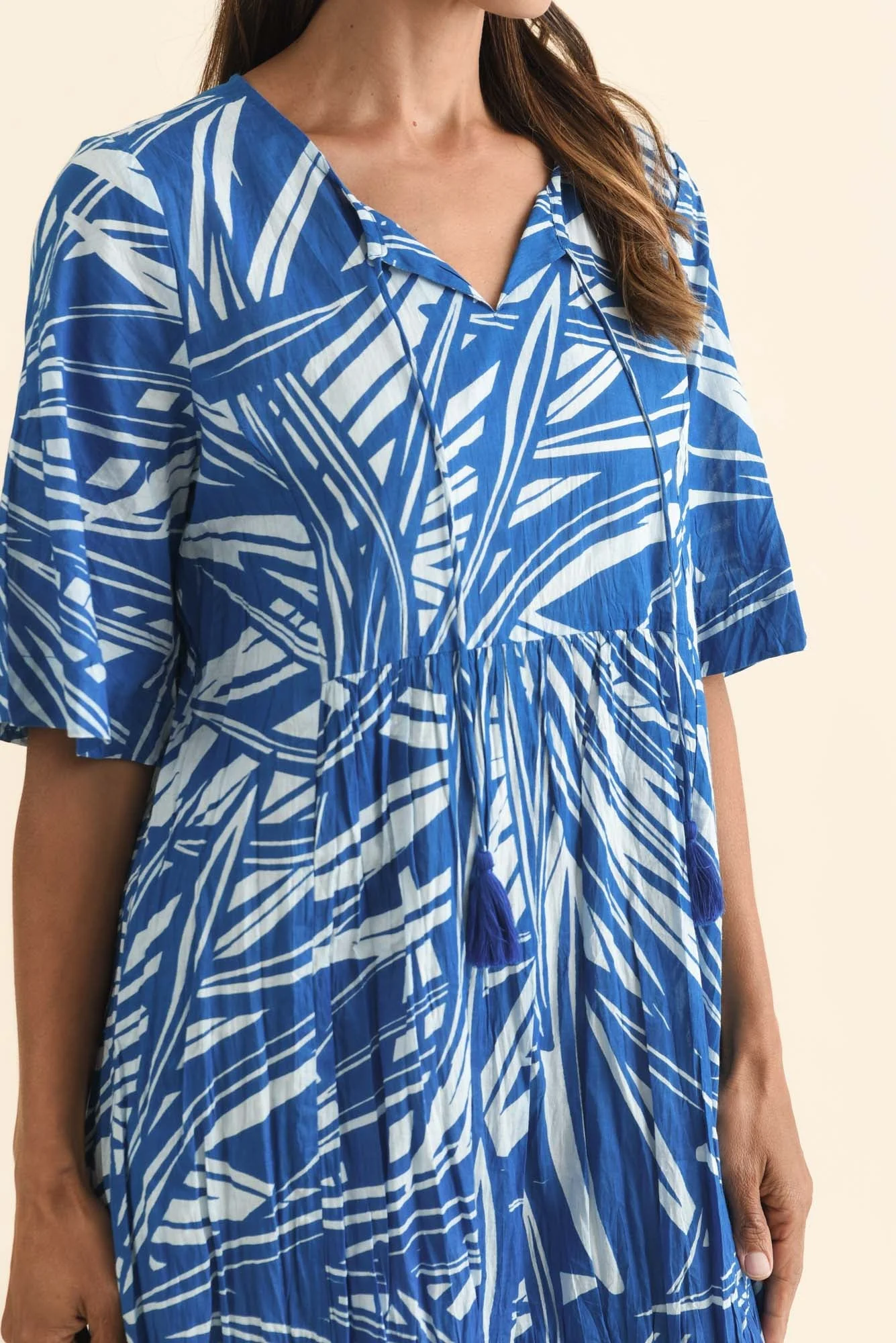 Mila Blue Leaf Crinkle Cotton Dress - Image 5
