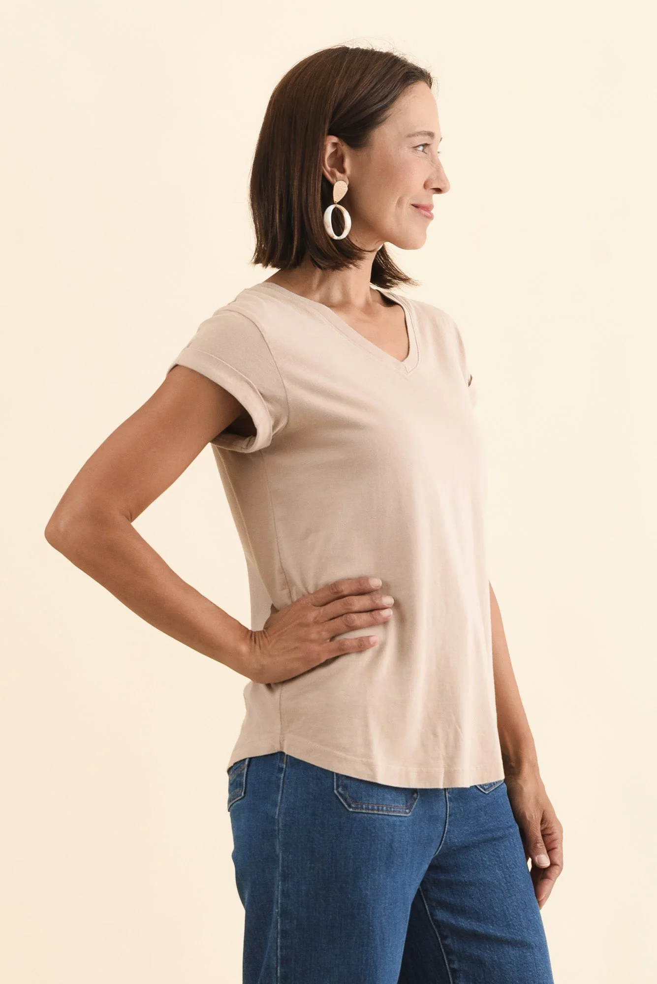 Monte Oat Cotton Vee Tee - Image 3