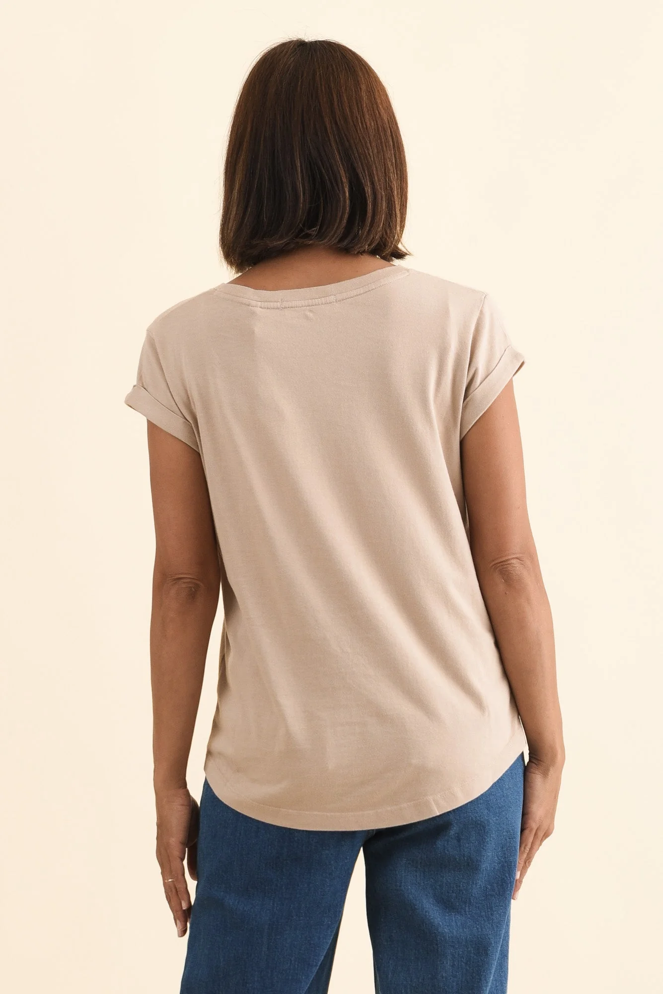 Monte Oat Cotton Vee Tee - Image 4