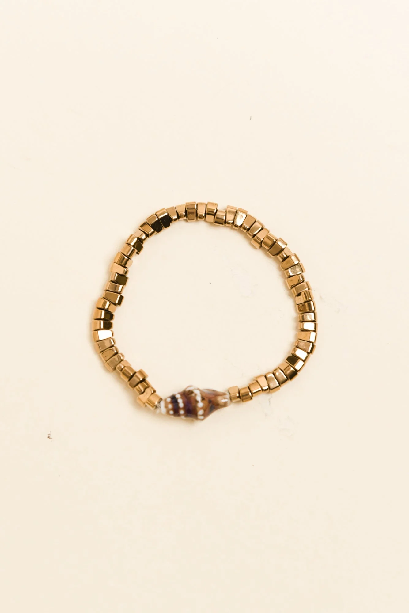 Nanami Gold Shell Beaded Bracelet - Image 2