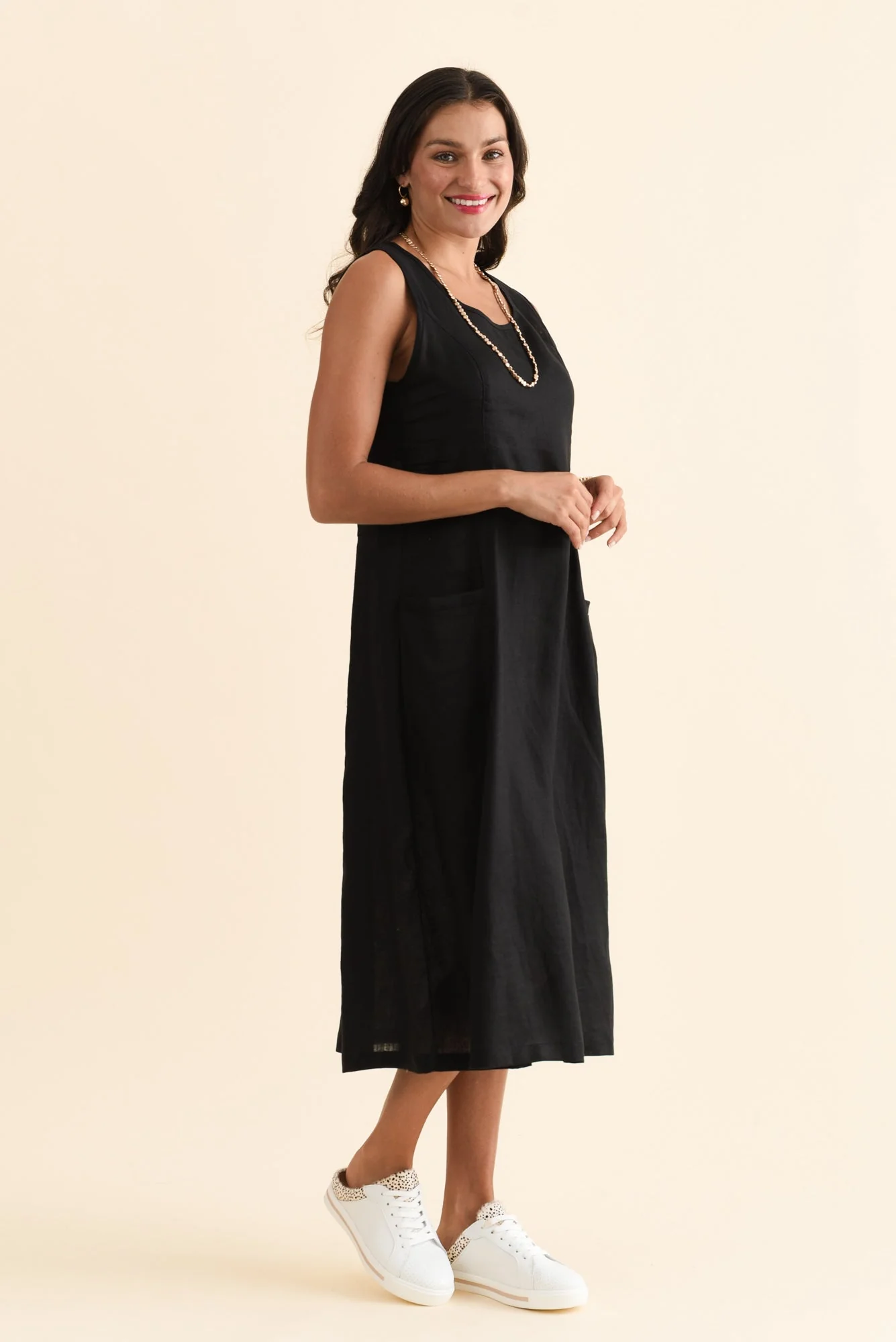 Noah Black Linen Pocket Dress - Image 3