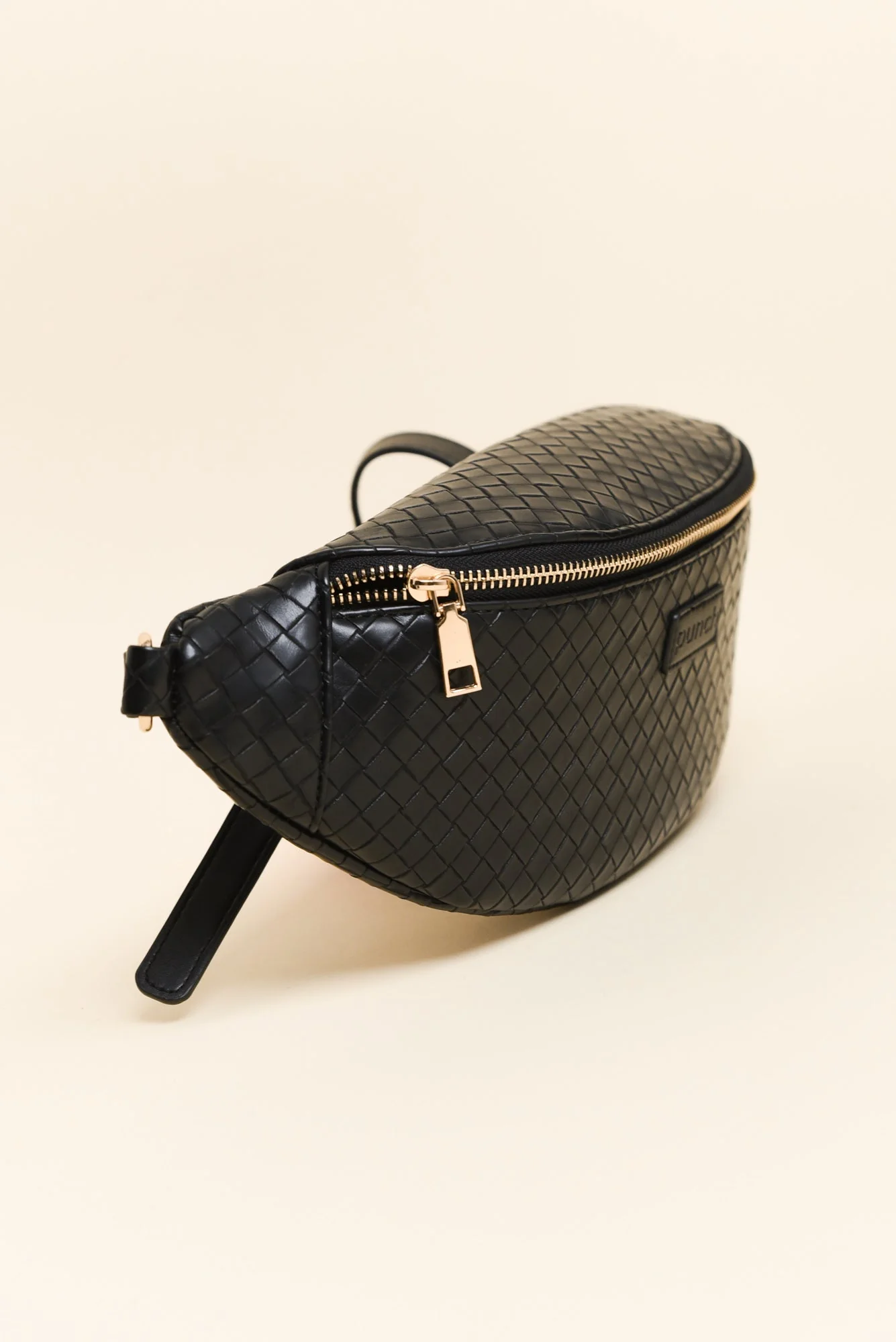 Nomad Black Woven Sling Bag - Image 3