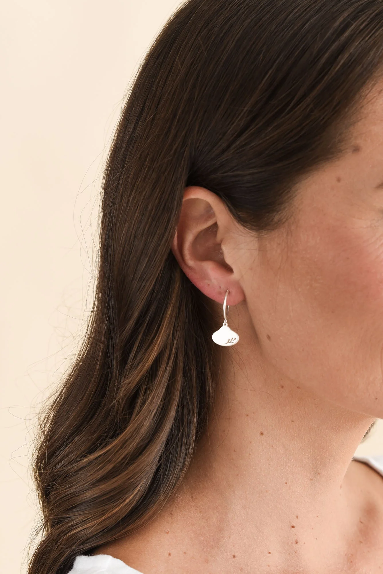 Odilia Silver Leaf Hoop Earrings - Image 2