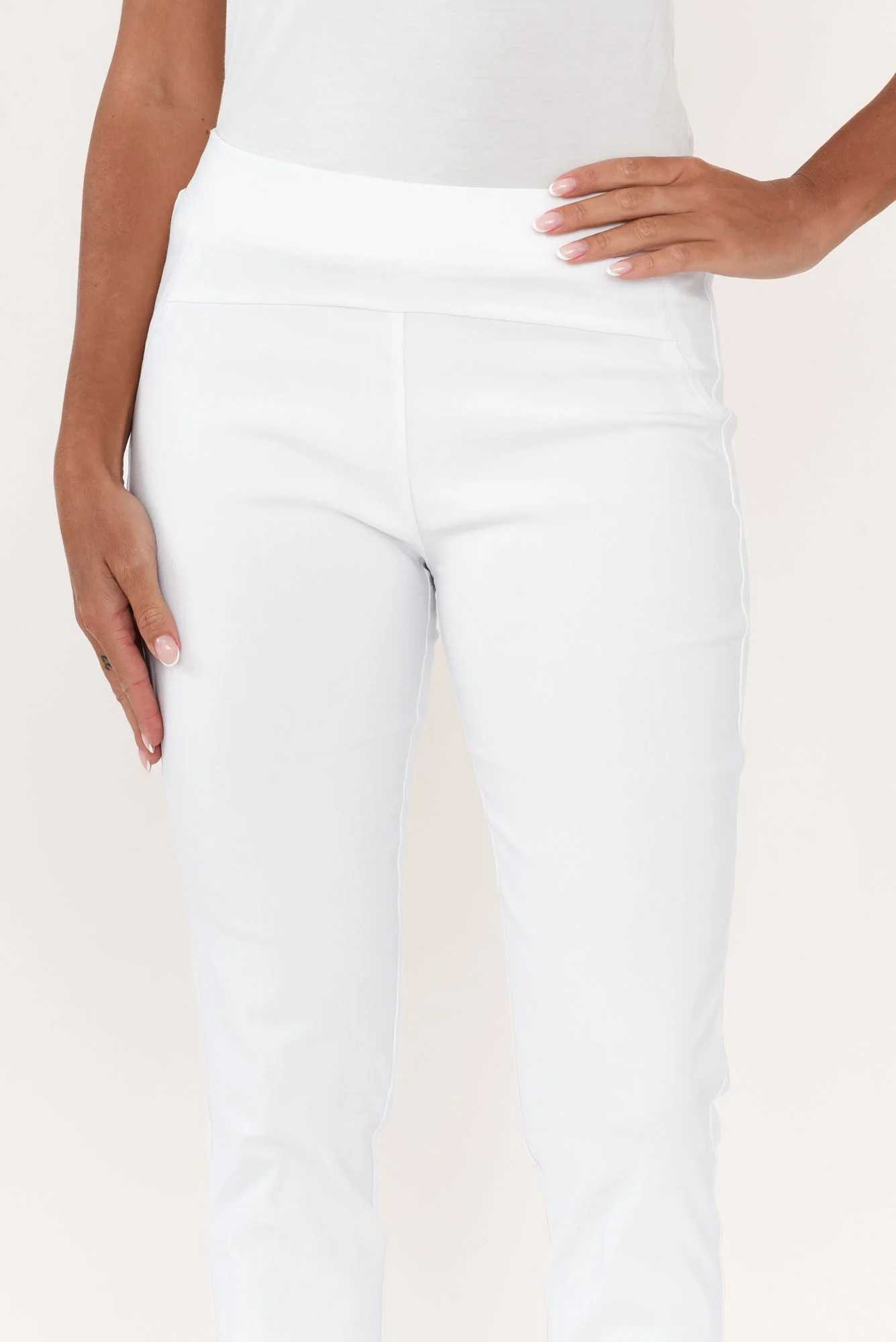 Olympia White Straight 7/8 Pants - Image 6