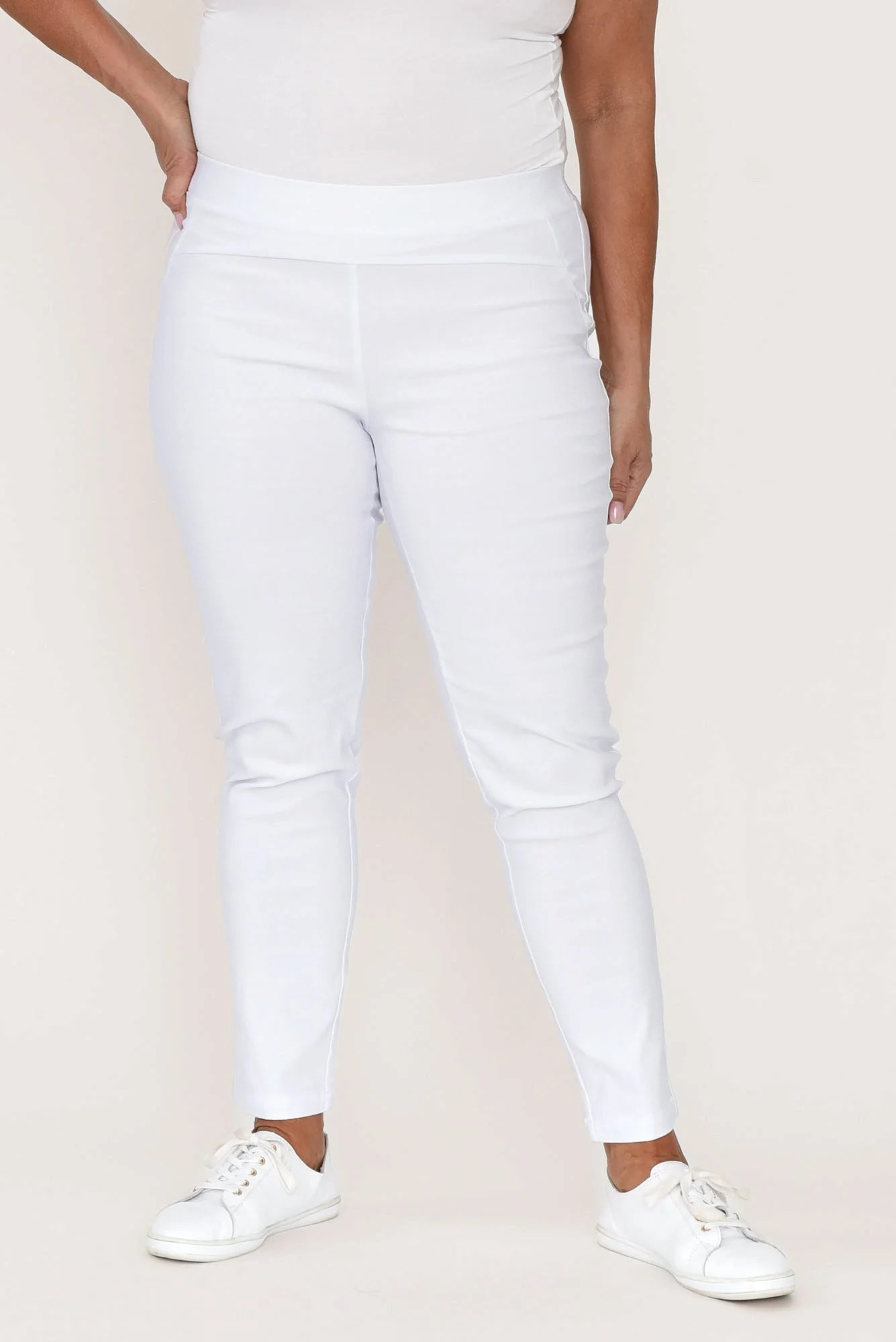 Olympia White Straight 7/8 Pants - Image 7